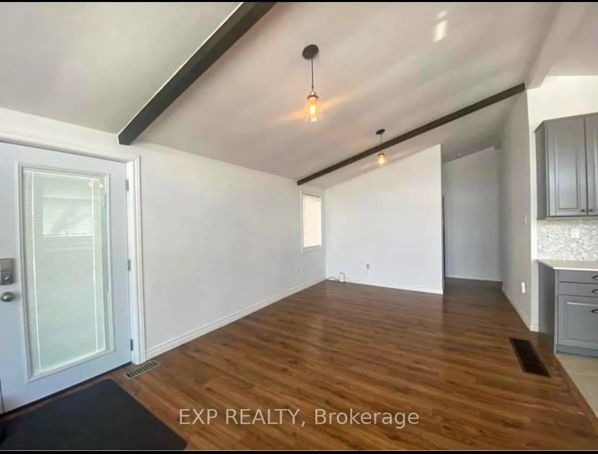 Photo 3 of 61 Cedar Street, Brant, Paris — HOMEH