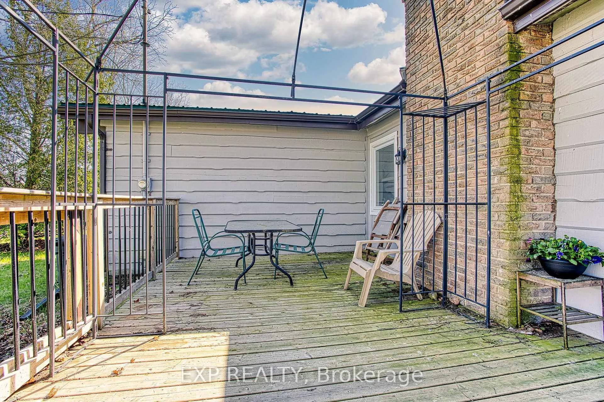 Photo 14 of 61 Cedar Street, Brant, Paris — HOMEH