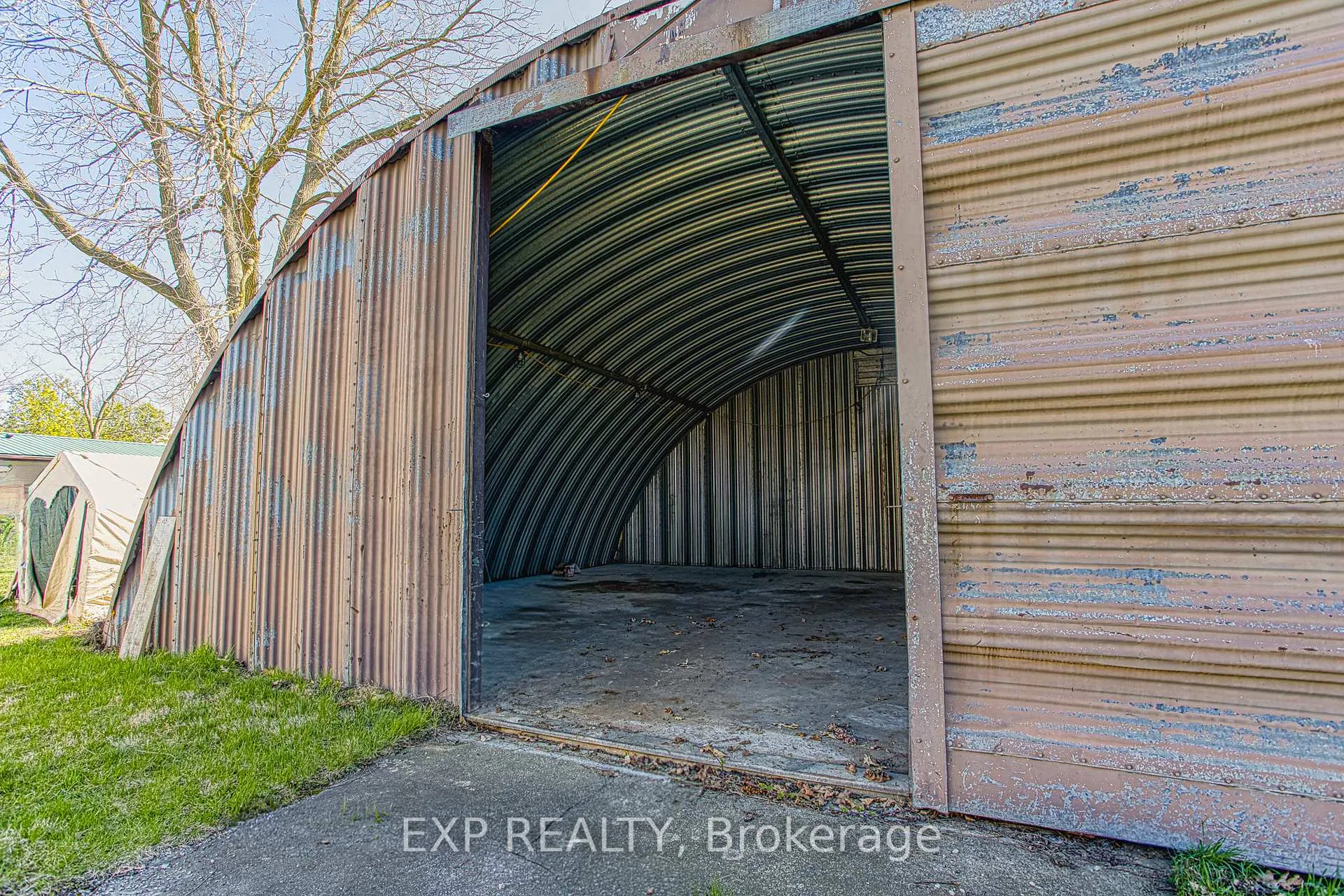 Photo 23 of 61 Cedar Street, Brant, Paris — HOMEH