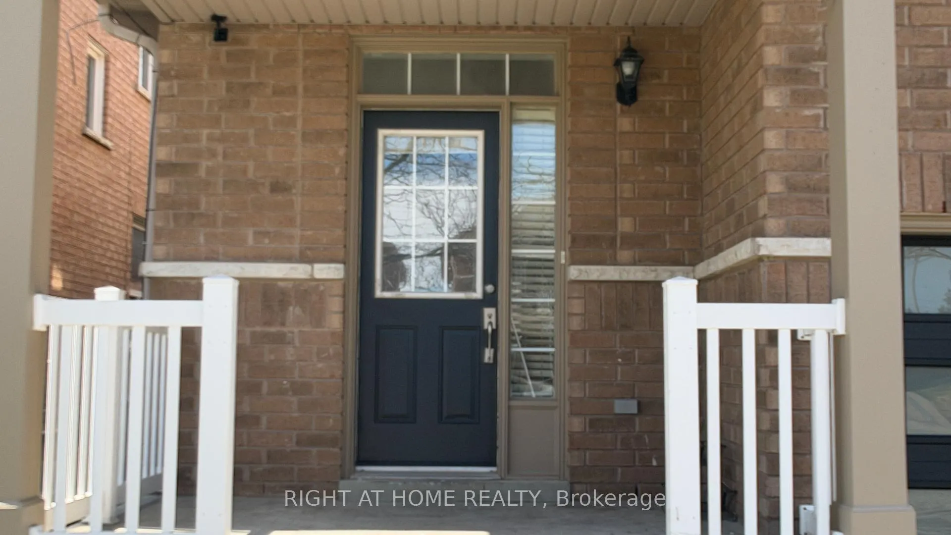 Photo 2 of 476 Mahogany Court, Pickering, Rouge Park — HOMEH