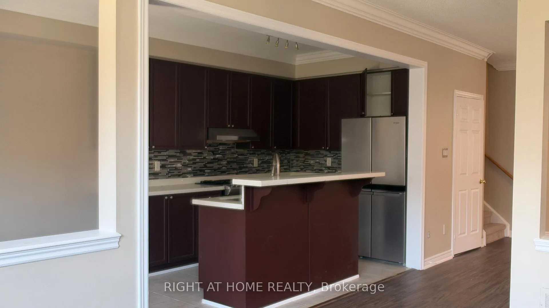 Photo 5 of 476 Mahogany Court, Pickering, Rouge Park — HOMEH