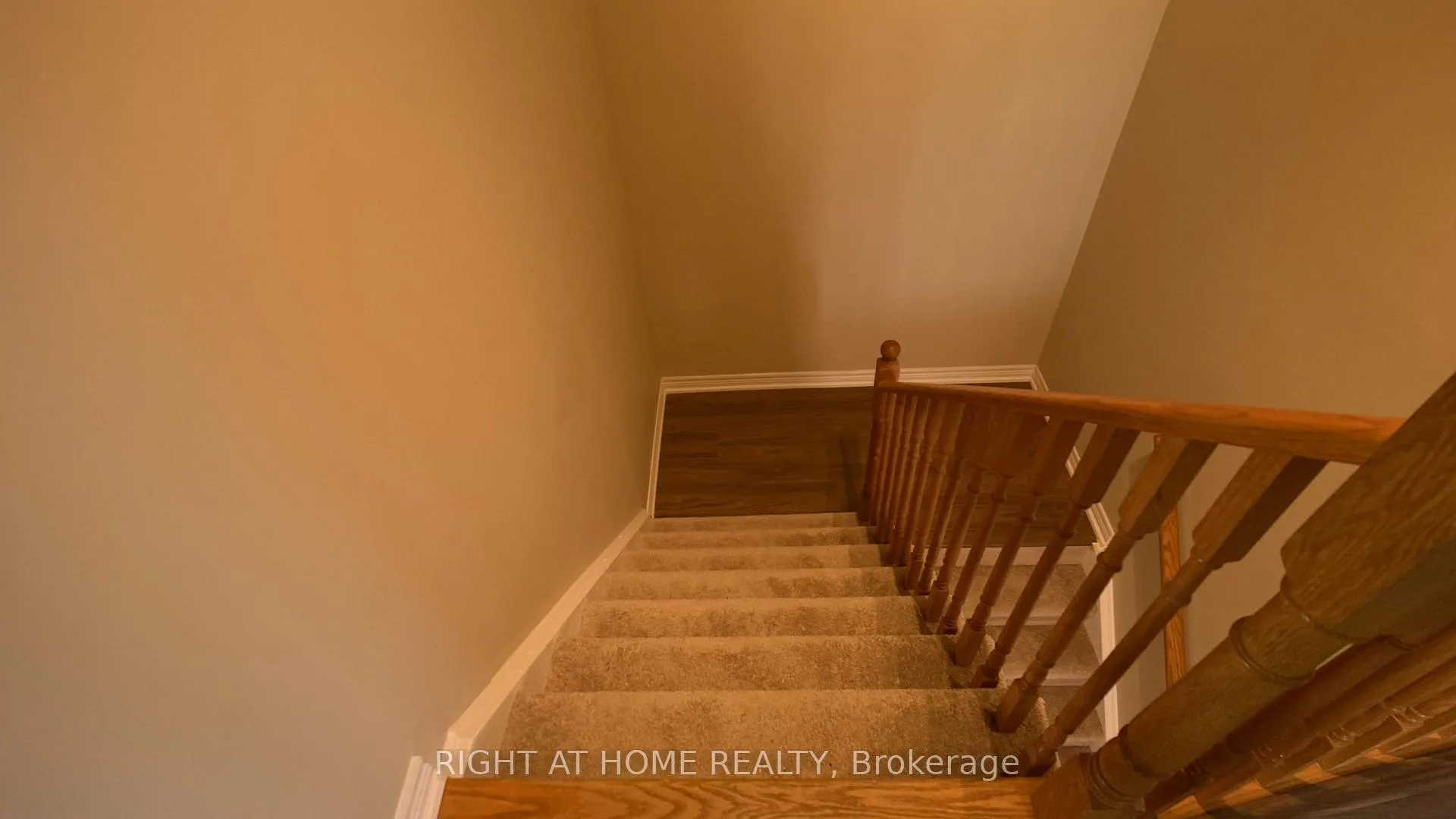 Photo 15 of 476 Mahogany Court, Pickering, Rouge Park — HOMEH