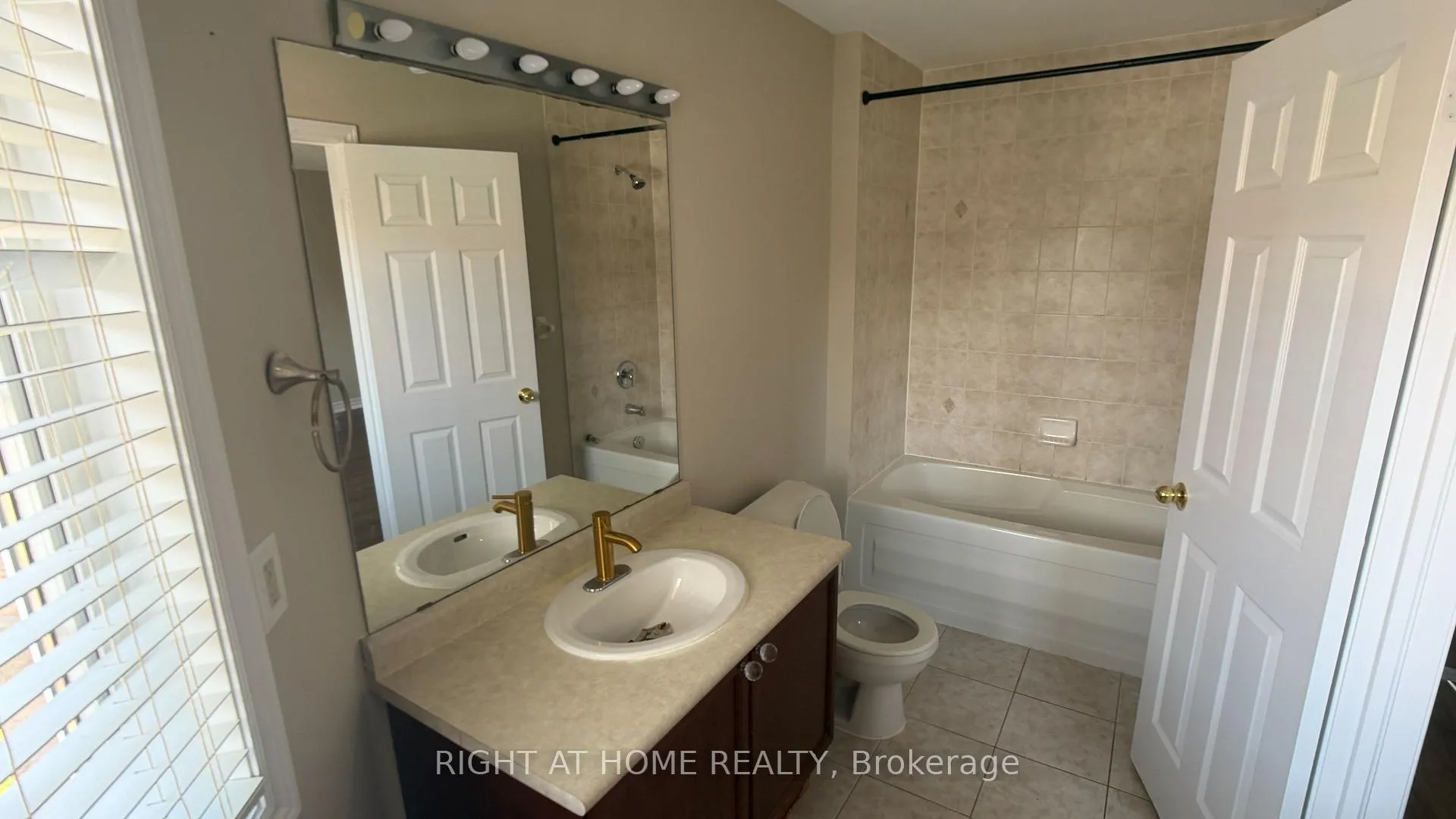 Photo 21 of 476 Mahogany Court, Pickering, Rouge Park — HOMEH
