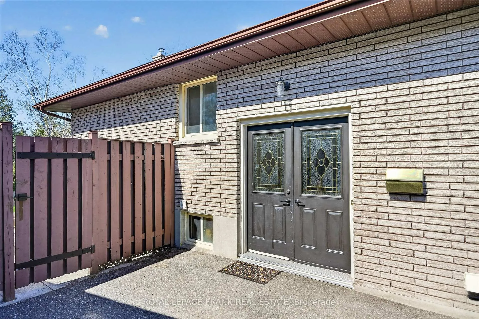Photo 3 of 91 Rideau Crescent, Peterborough, Ashburnham Ward 4 — HOMEH