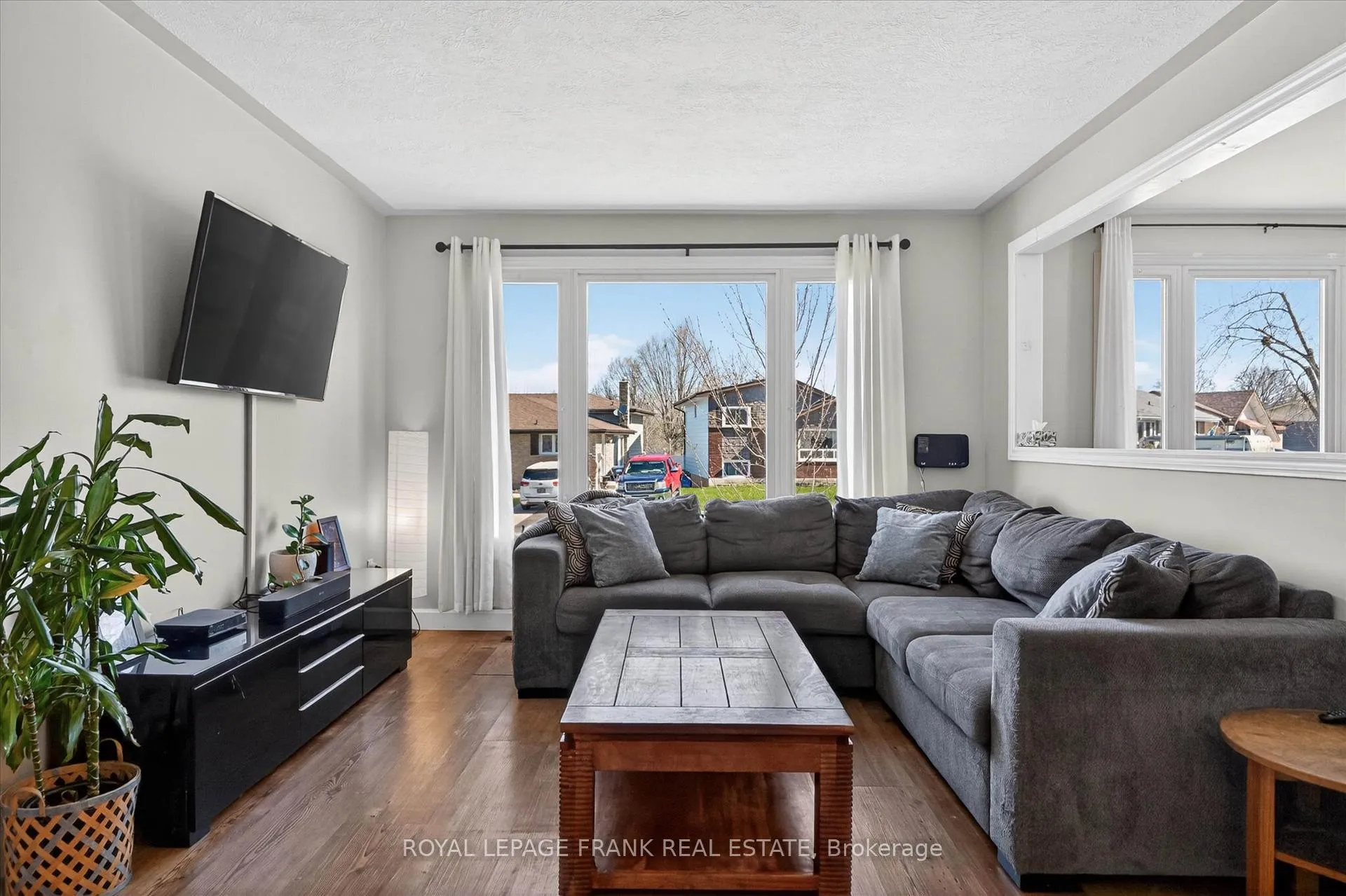 Photo 6 of 91 Rideau Crescent, Peterborough, Ashburnham Ward 4 — HOMEH