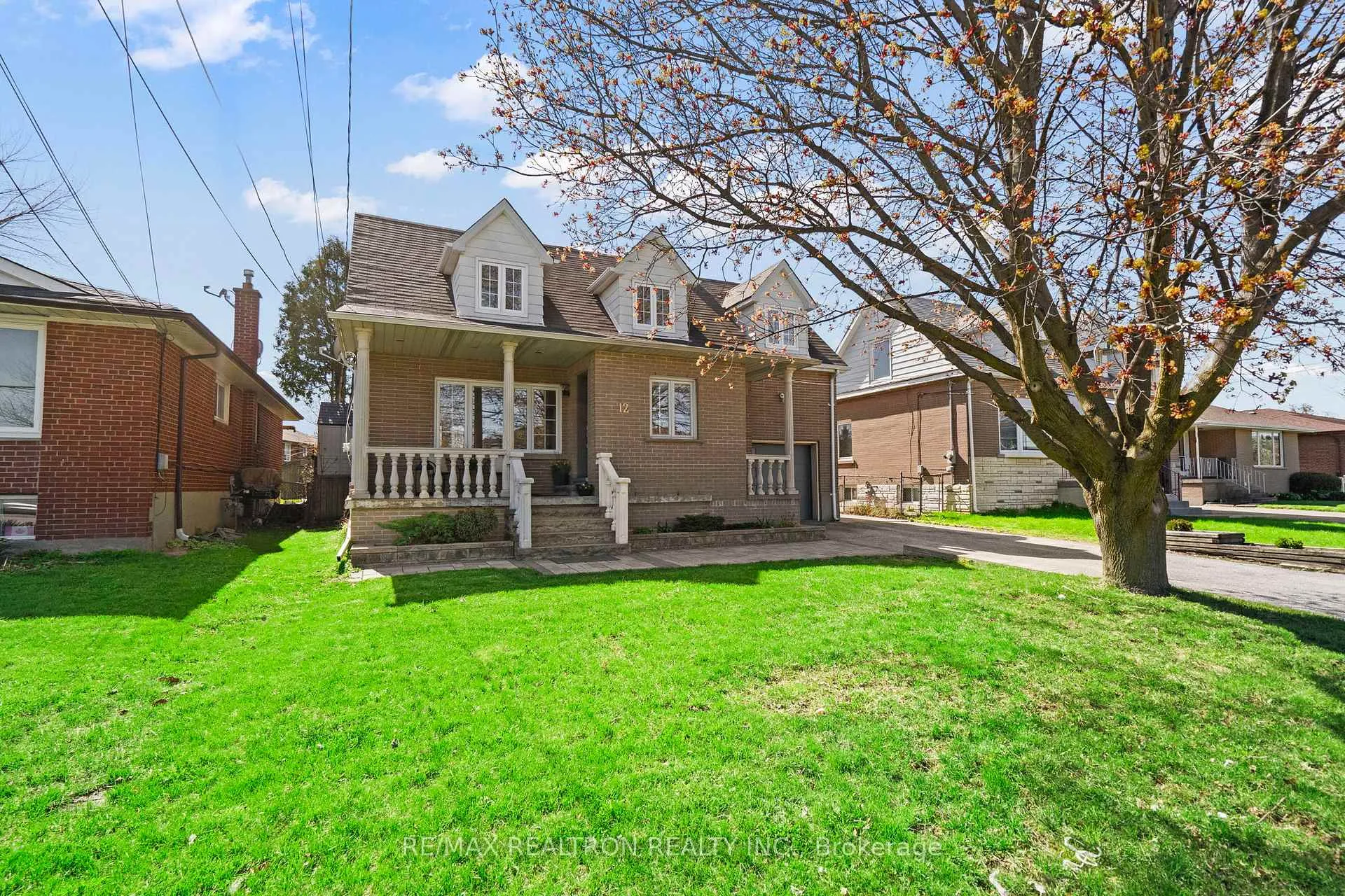 Photo 1 of 12 Gooderham Drive, Scarborough, Wexford-Maryvale — HOMEH