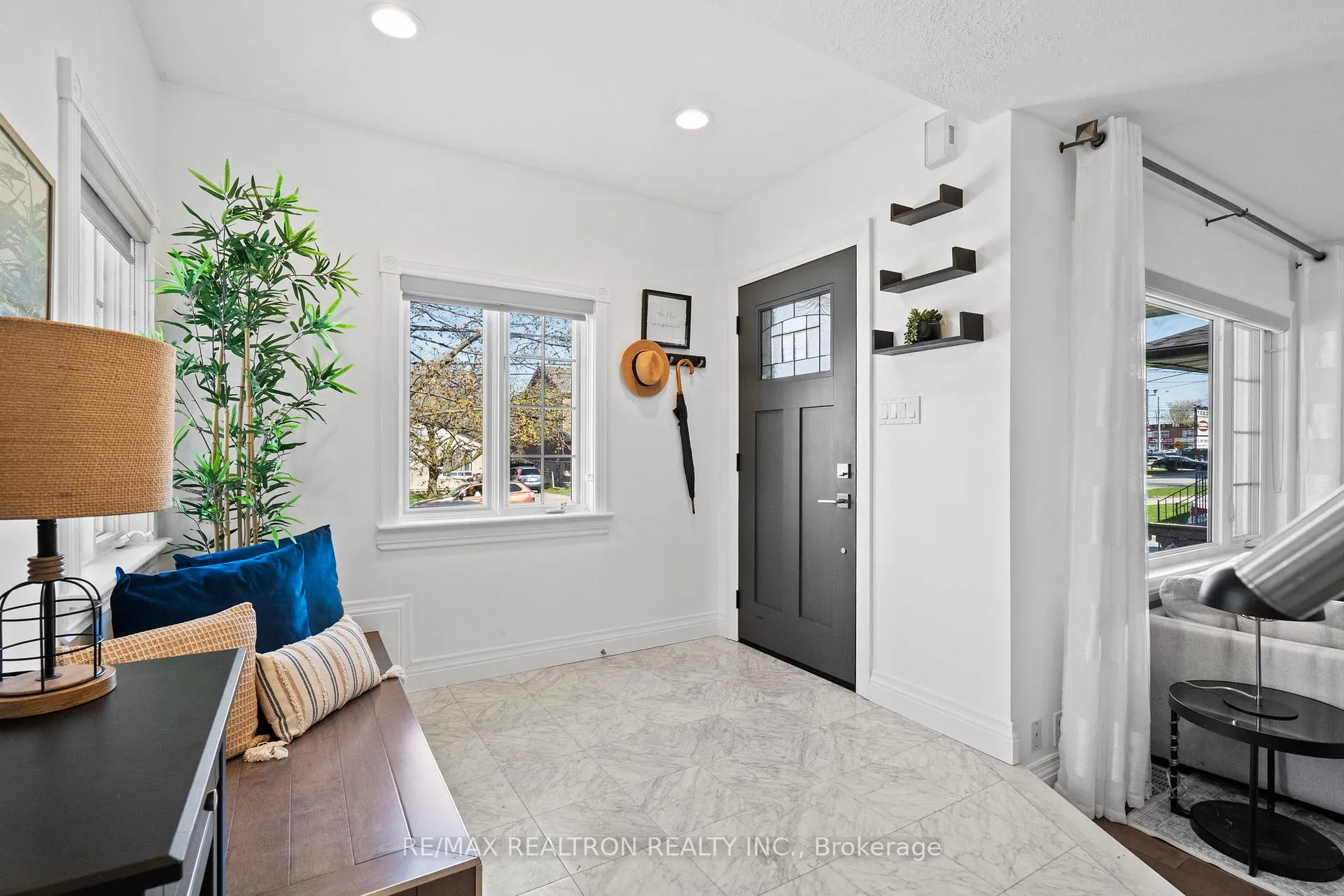 Photo 4 of 12 Gooderham Drive, Scarborough, Wexford-Maryvale — HOMEH