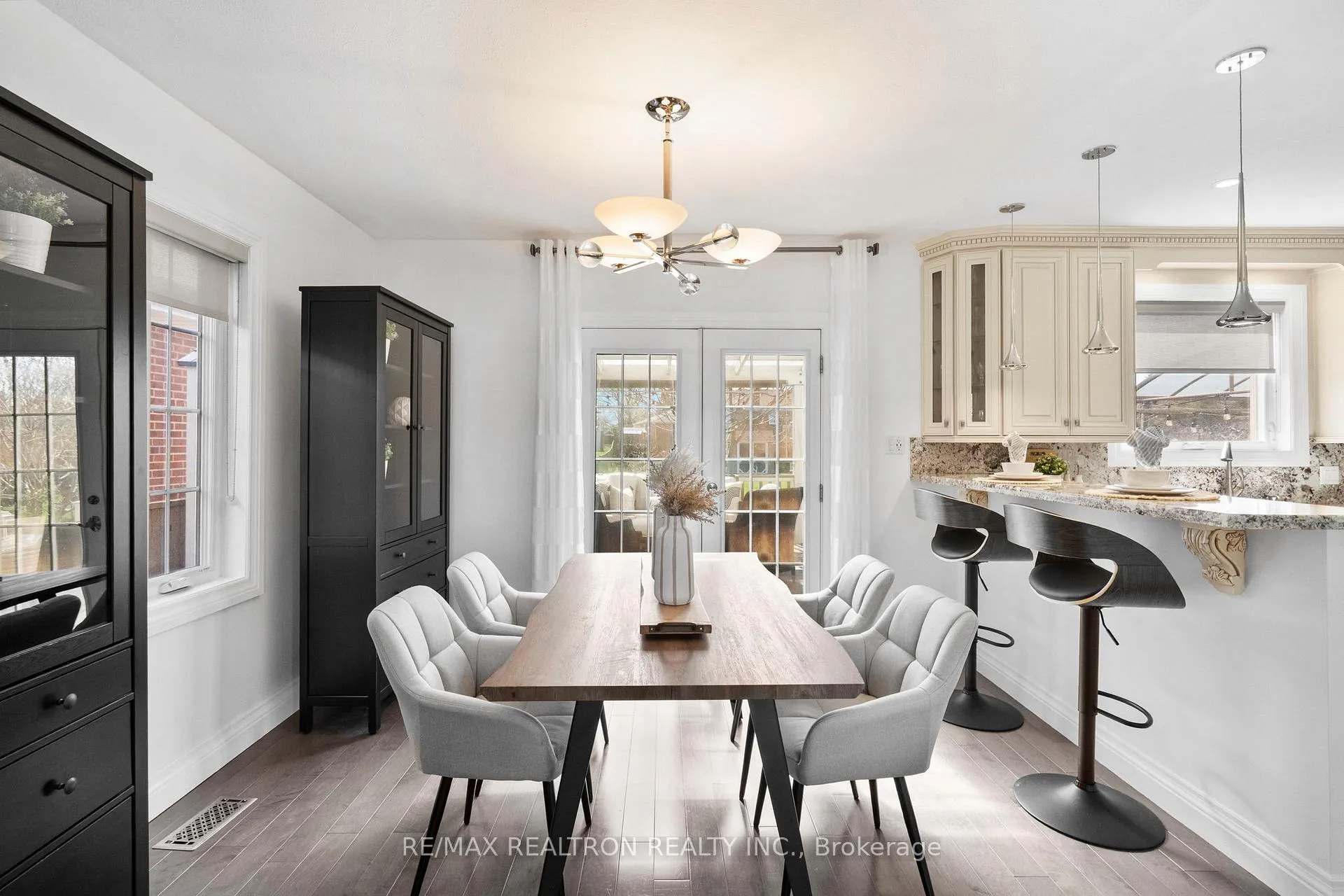 Photo 11 of 12 Gooderham Drive, Scarborough, Wexford-Maryvale — HOMEH