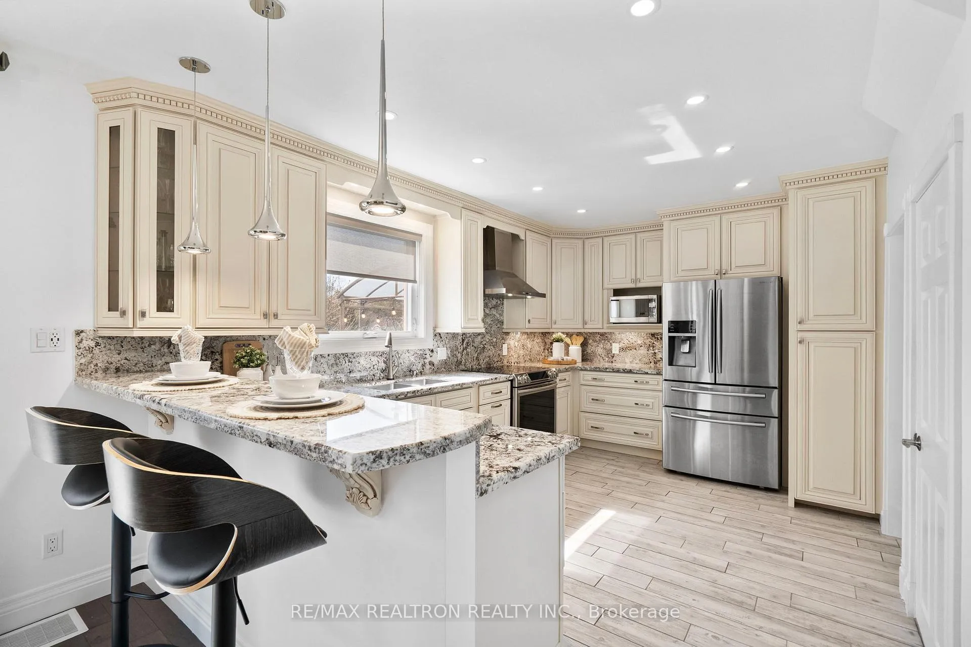Photo 12 of 12 Gooderham Drive, Scarborough, Wexford-Maryvale — HOMEH