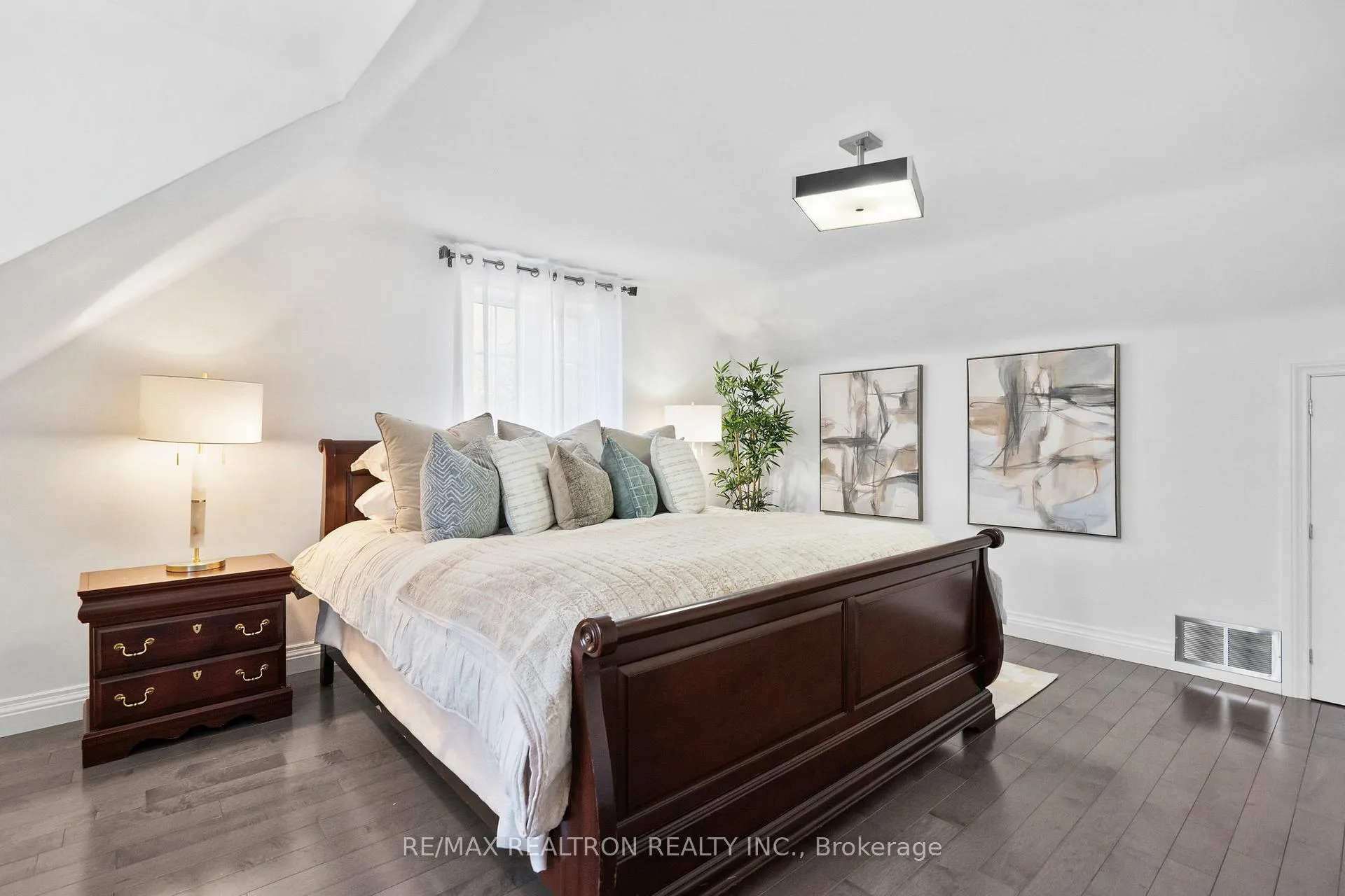 Photo 22 of 12 Gooderham Drive, Scarborough, Wexford-Maryvale — HOMEH