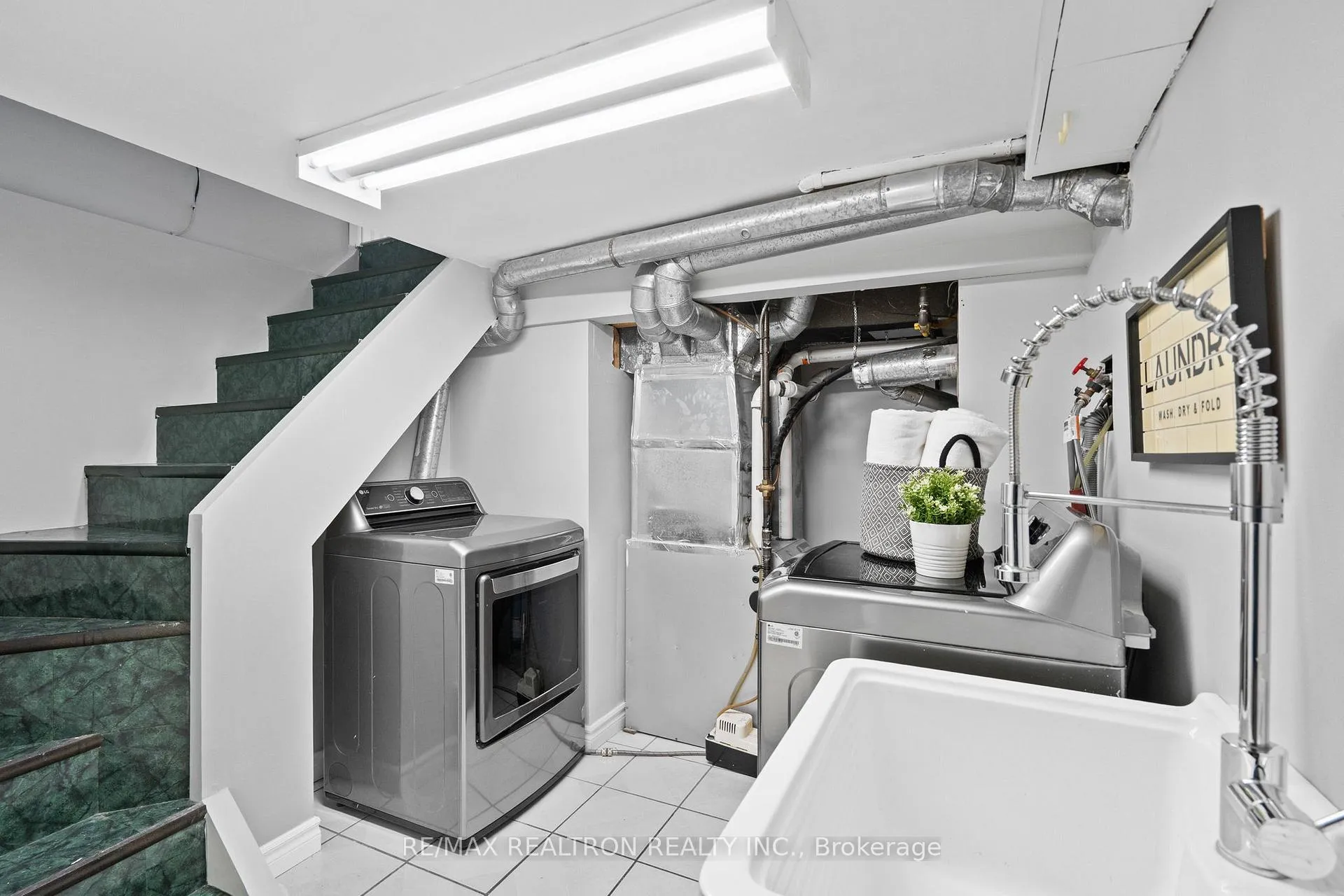 Photo 30 of 12 Gooderham Drive, Scarborough, Wexford-Maryvale — HOMEH