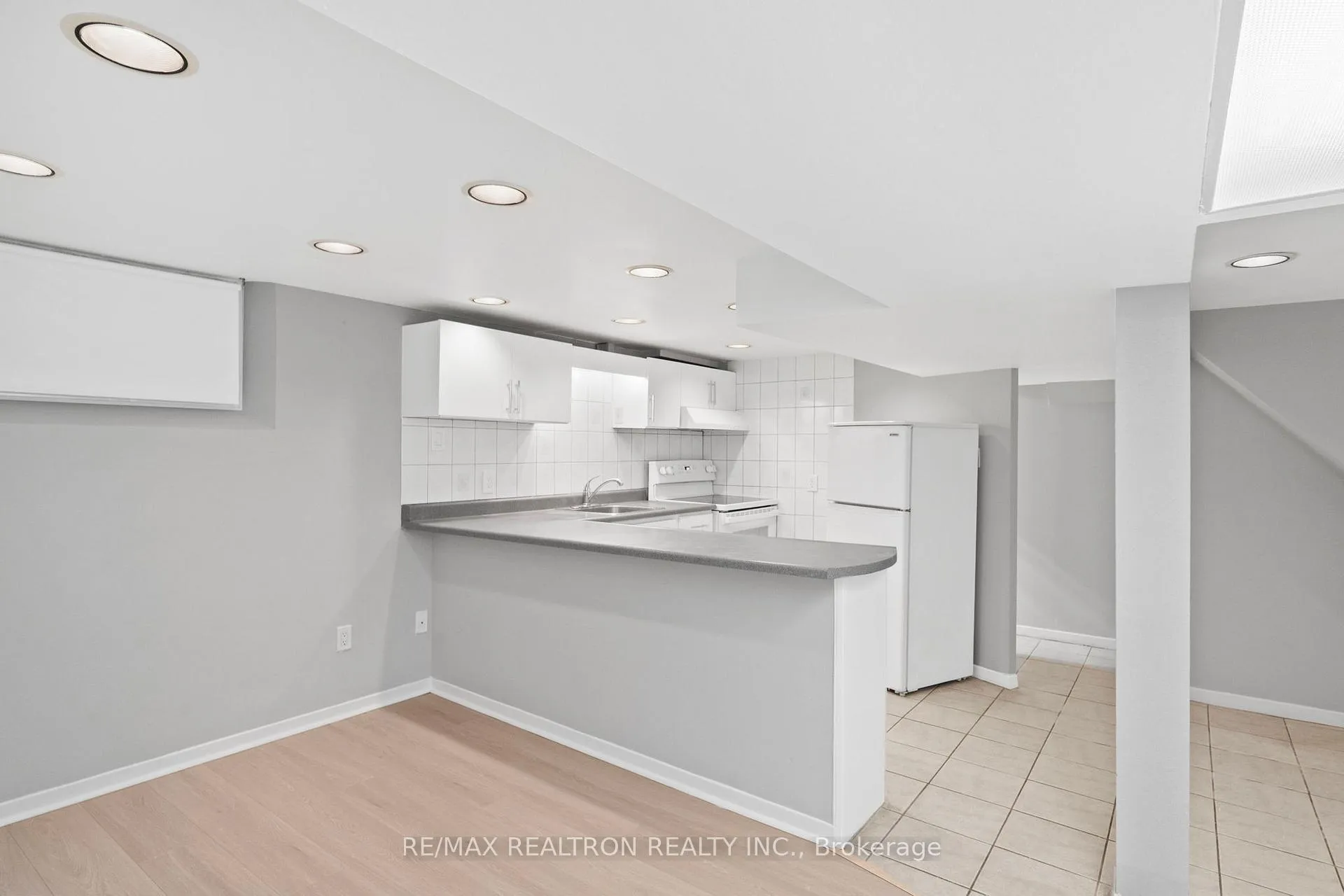 Photo 35 of 12 Gooderham Drive, Scarborough, Wexford-Maryvale — HOMEH