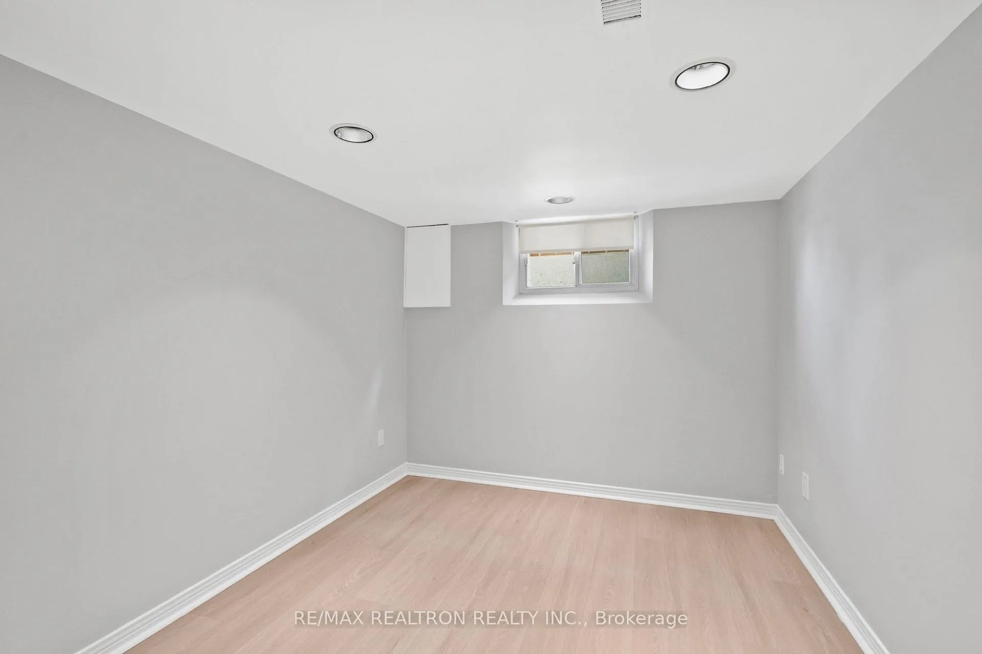 Photo 37 of 12 Gooderham Drive, Scarborough, Wexford-Maryvale — HOMEH