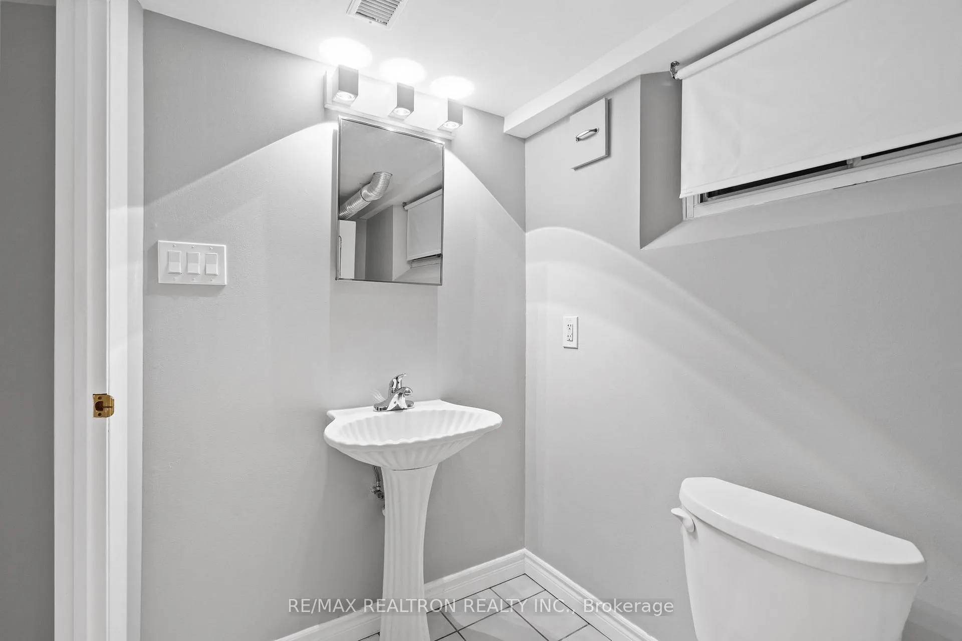 Photo 39 of 12 Gooderham Drive, Scarborough, Wexford-Maryvale — HOMEH