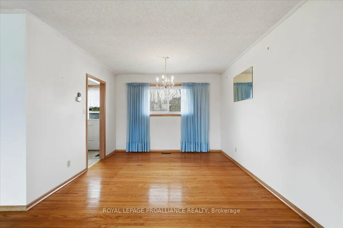 Photo 11 of 8 Fenwood Crescent, Prince Edward County, Ameliasburgh — HOMEH
