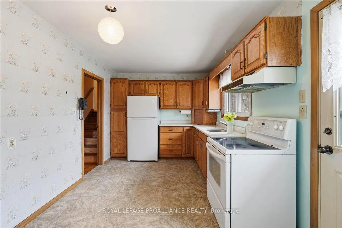 Photo 14 of 8 Fenwood Crescent, Prince Edward County, Ameliasburgh — HOMEH