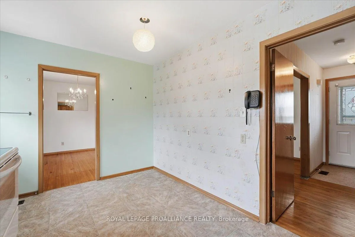 Photo 17 of 8 Fenwood Crescent, Prince Edward County, Ameliasburgh — HOMEH