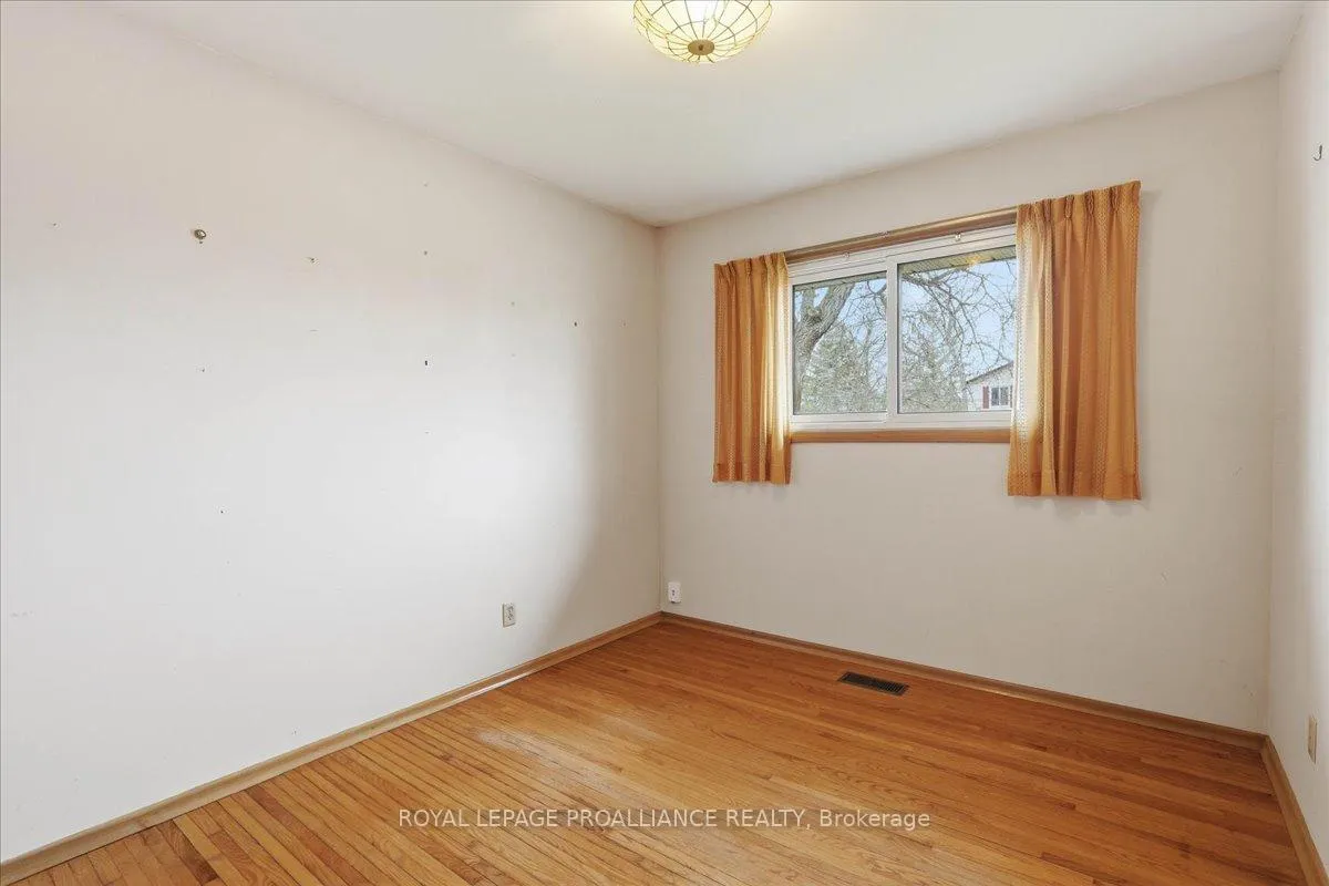Photo 24 of 8 Fenwood Crescent, Prince Edward County, Ameliasburgh — HOMEH