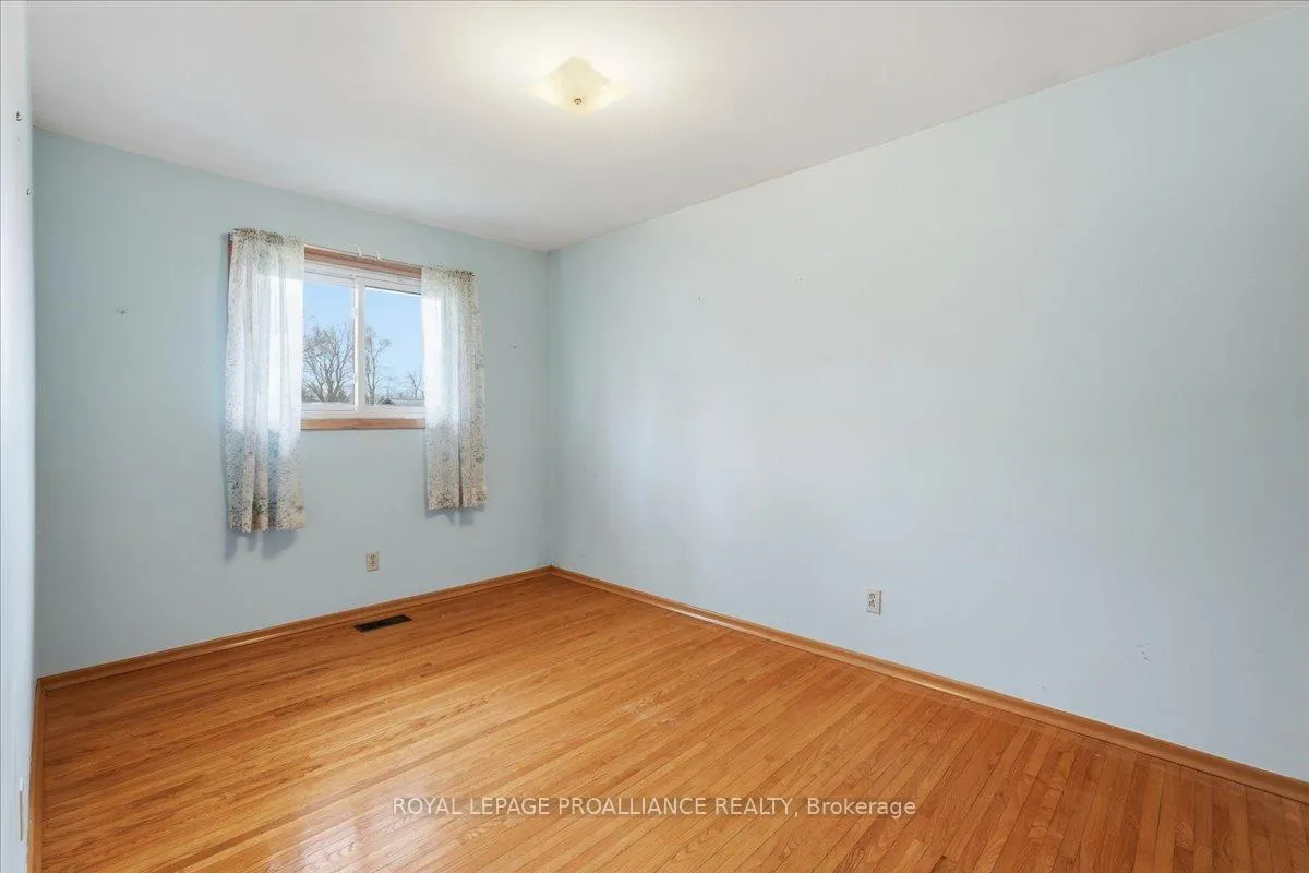 Photo 26 of 8 Fenwood Crescent, Prince Edward County, Ameliasburgh — HOMEH