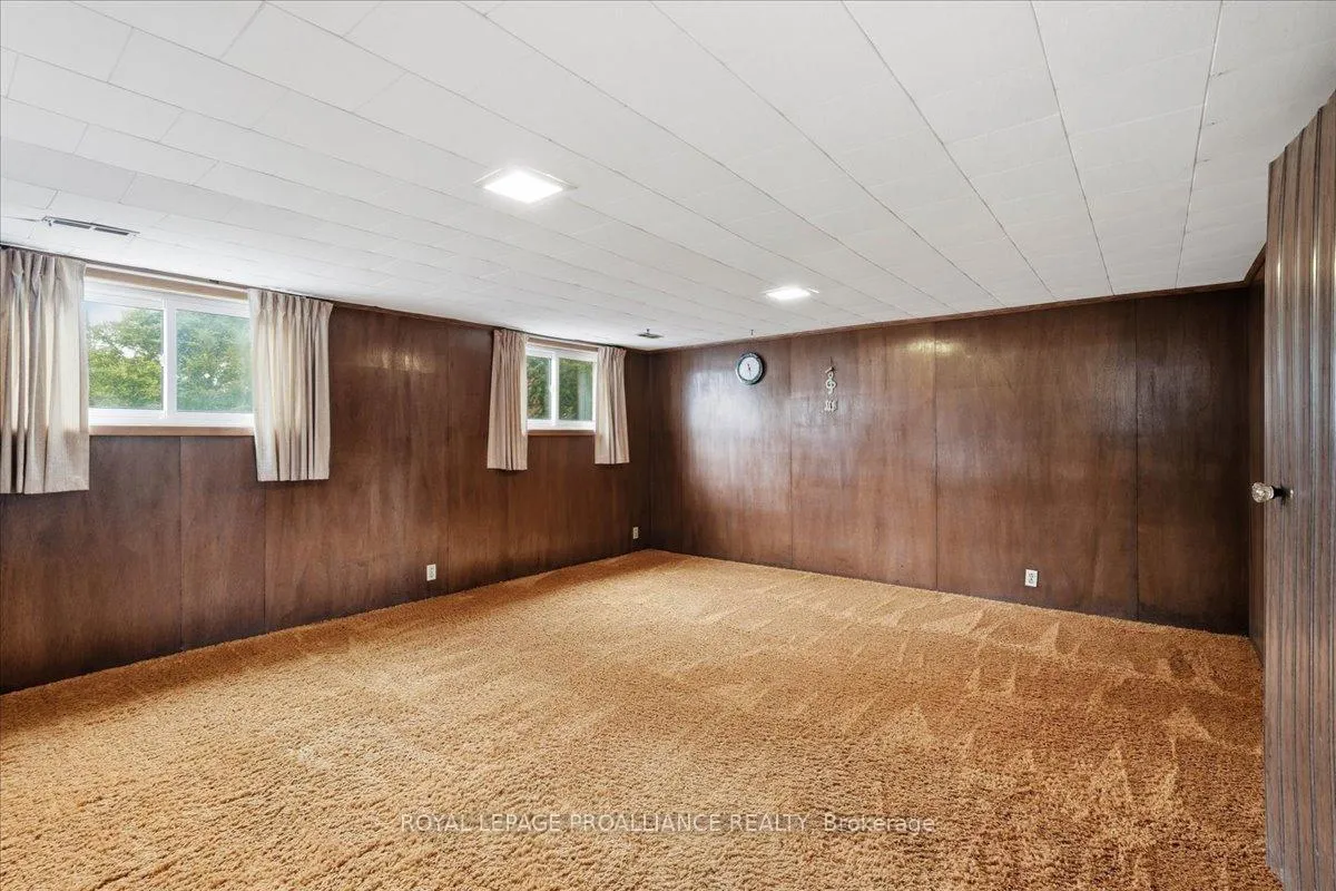 Photo 28 of 8 Fenwood Crescent, Prince Edward County, Ameliasburgh — HOMEH
