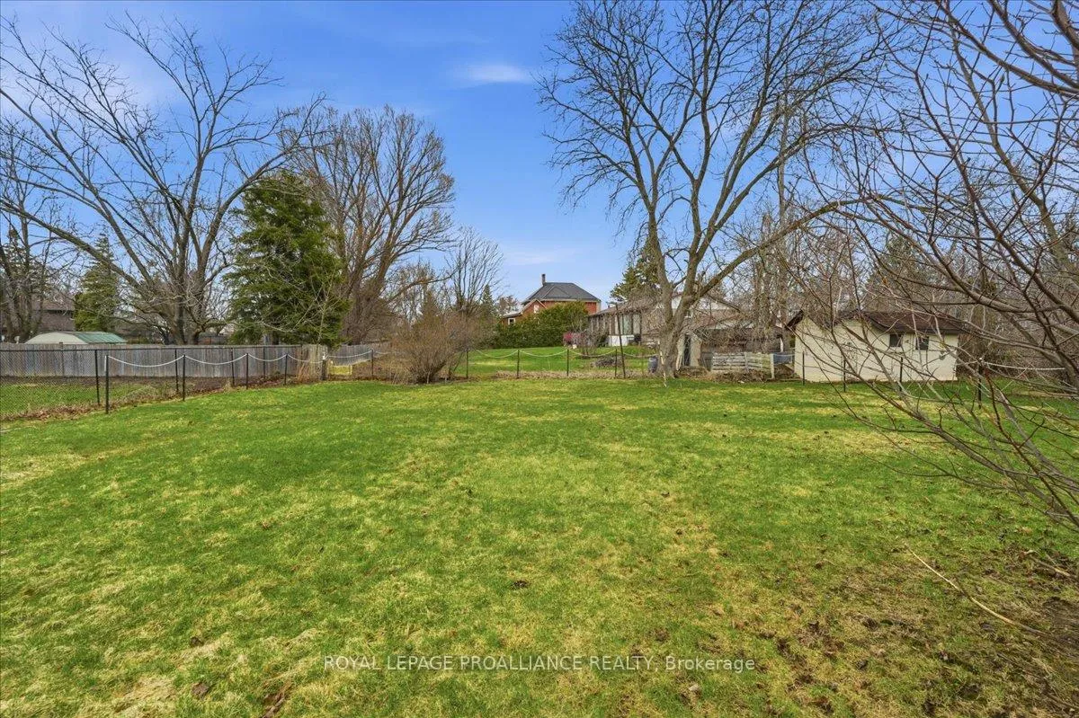 Photo 37 of 8 Fenwood Crescent, Prince Edward County, Ameliasburgh — HOMEH