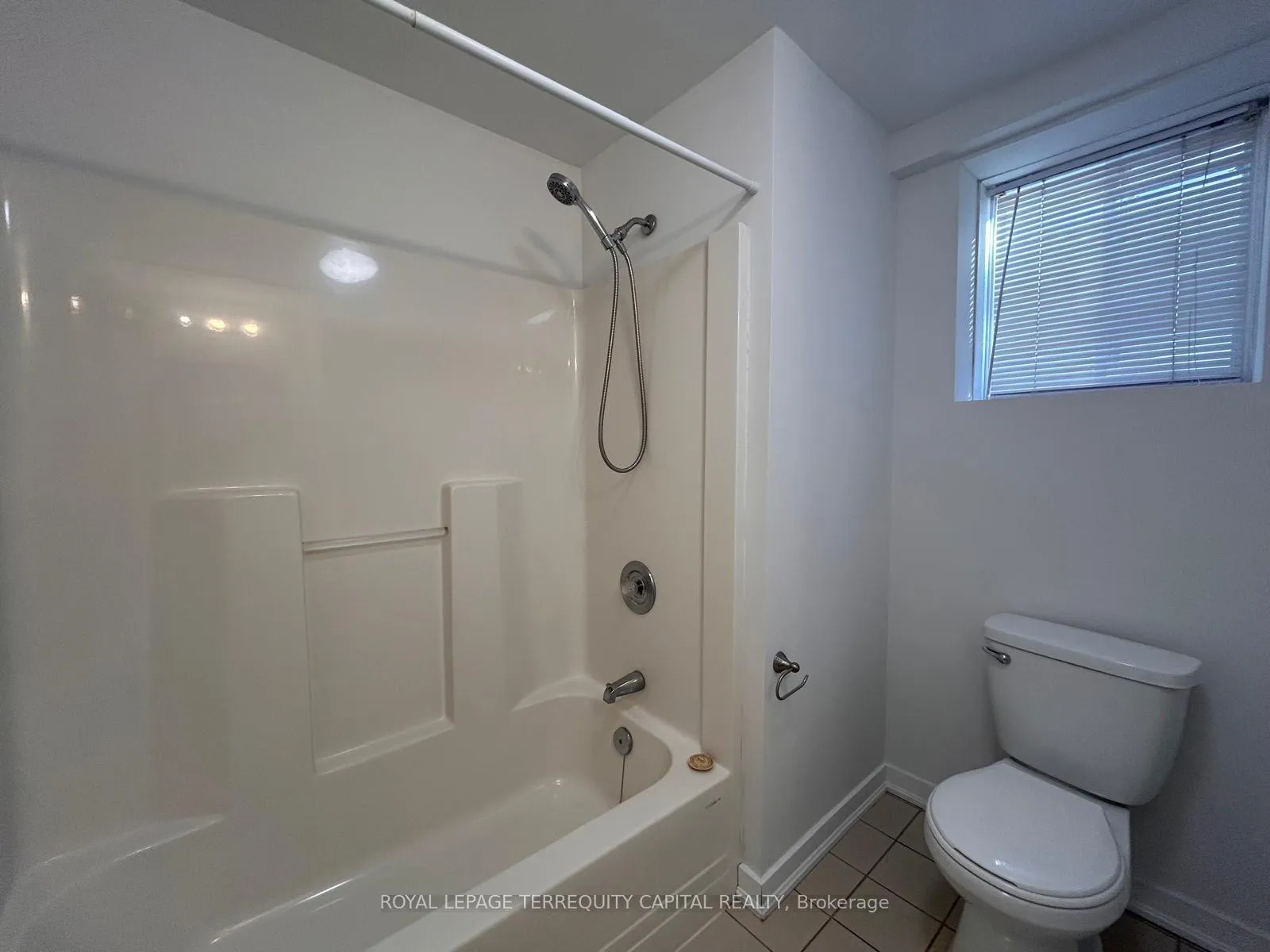 Photo 10 of Unit Lower, 65 Moir Crescent, Barrie, Painswick North — HOMEH