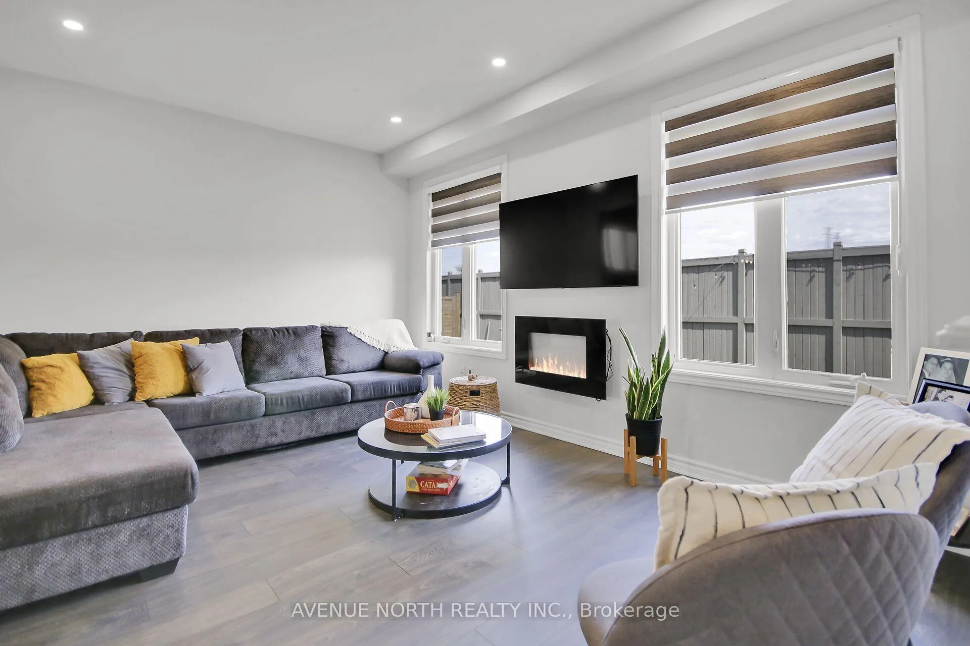 Photo 9 of 4772 Abbott Street, Ottawa, Kanata - Emerald Meadows/Trailwest — HOMEH