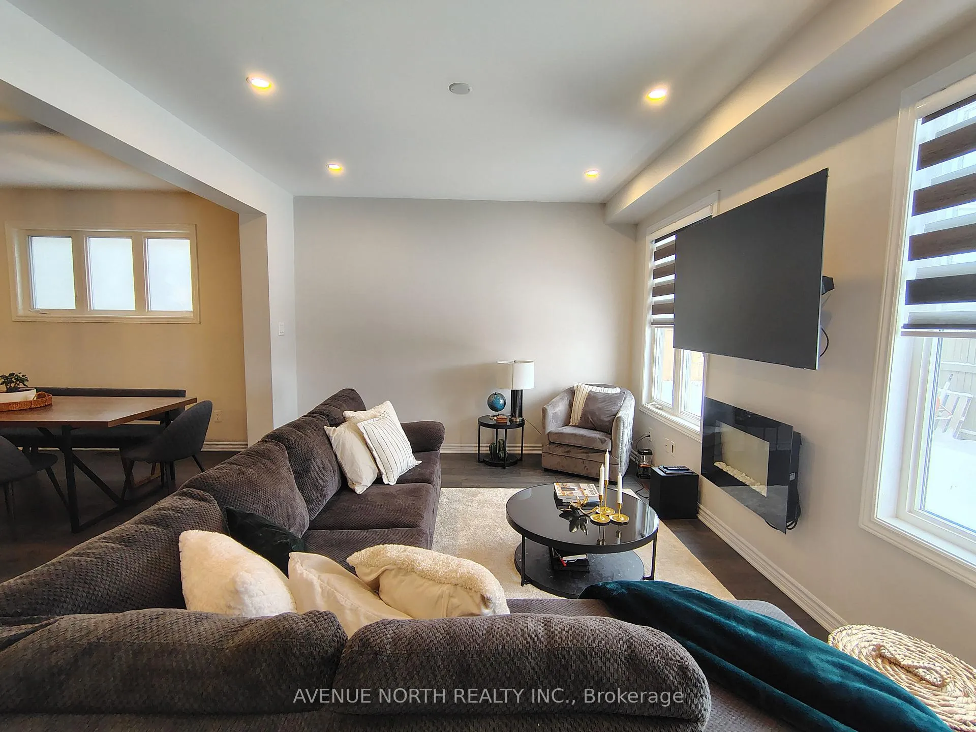 Photo 10 of 4772 Abbott Street, Ottawa, Kanata - Emerald Meadows/Trailwest — HOMEH