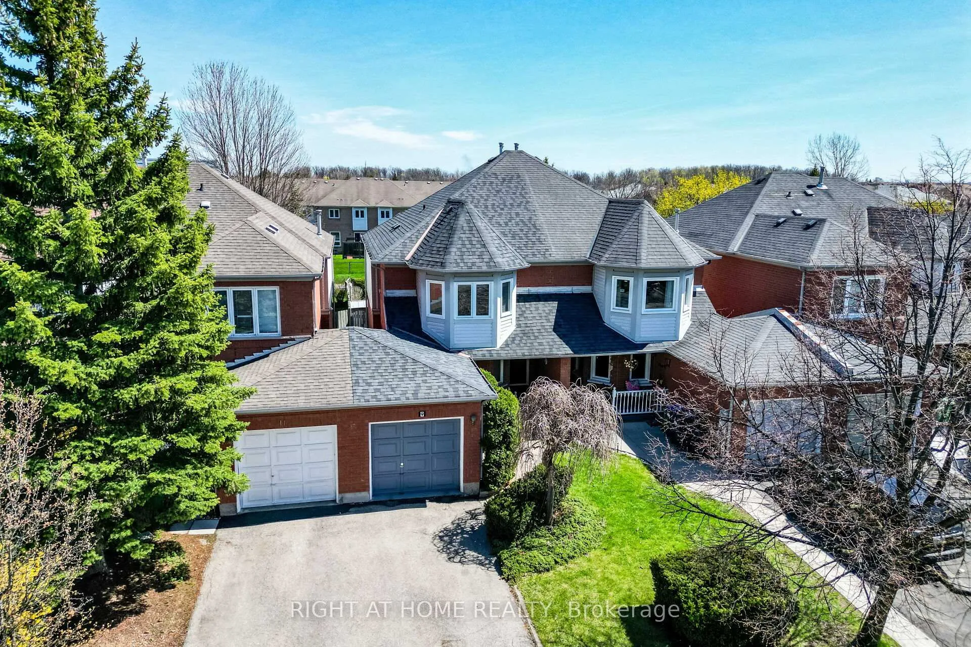 Photo 1 of 9 Woodstream Avenue, Brampton, Sandringham-Wellington — HOMEH