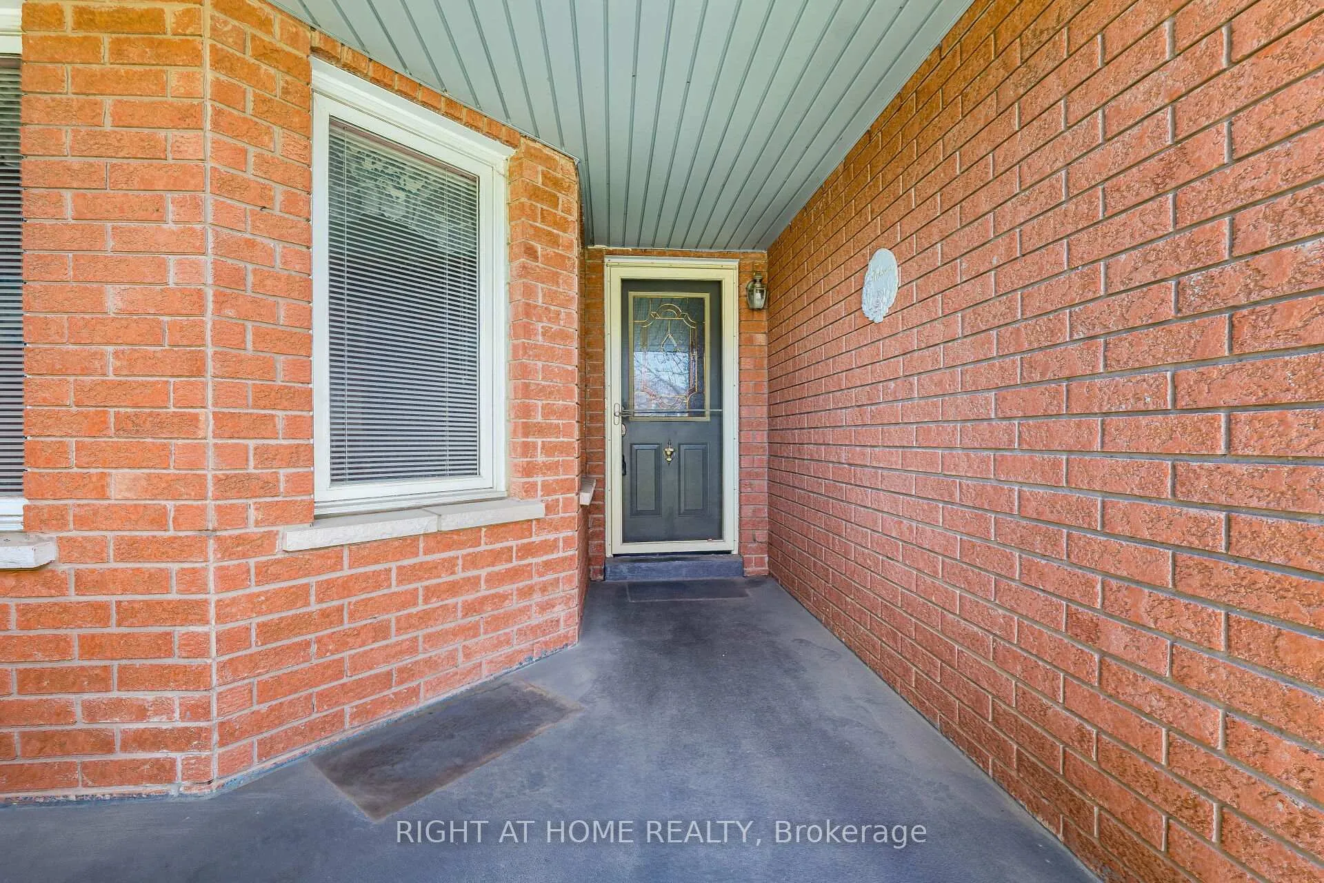 Photo 4 of 9 Woodstream Avenue, Brampton, Sandringham-Wellington — HOMEH