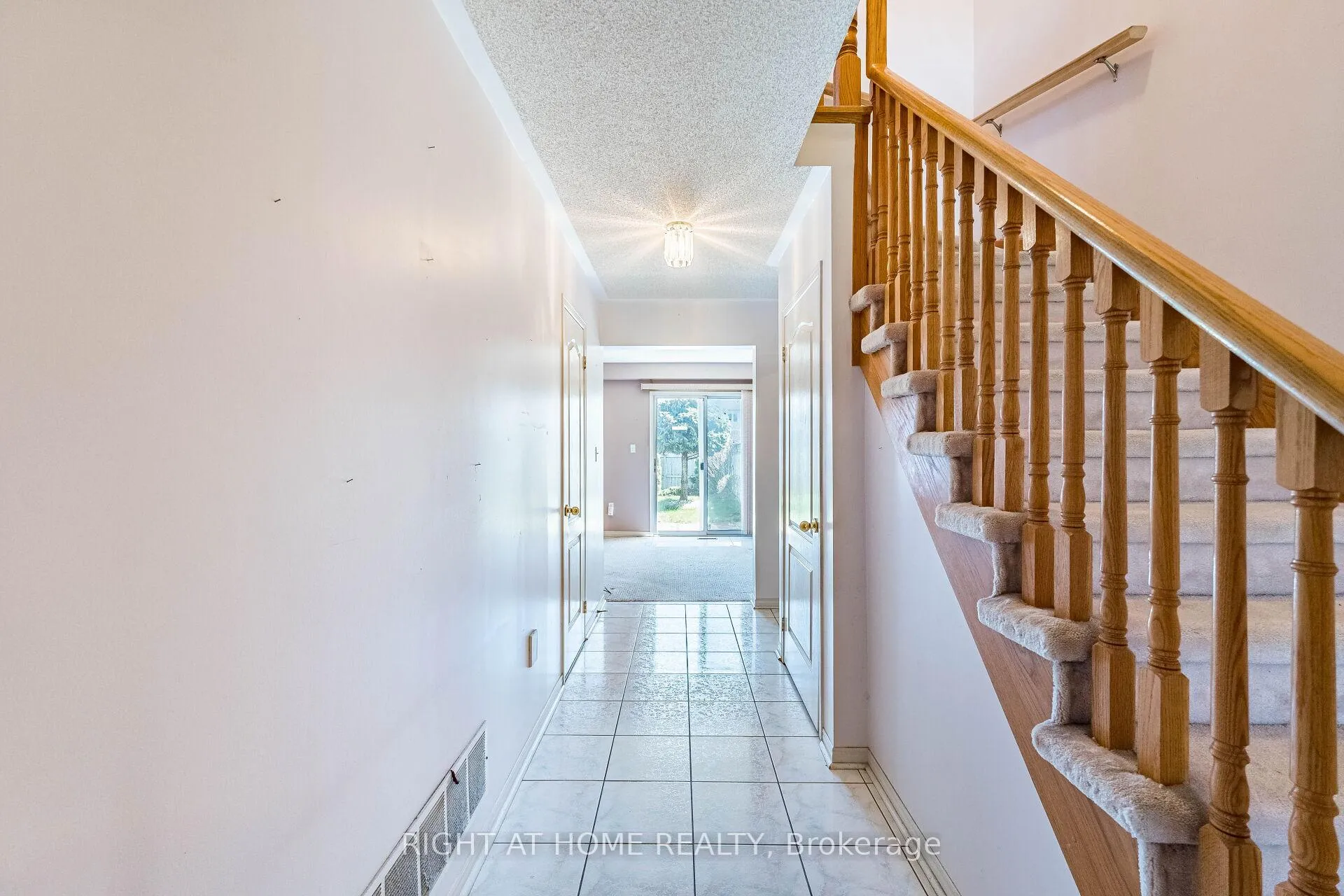 Photo 6 of 9 Woodstream Avenue, Brampton, Sandringham-Wellington — HOMEH