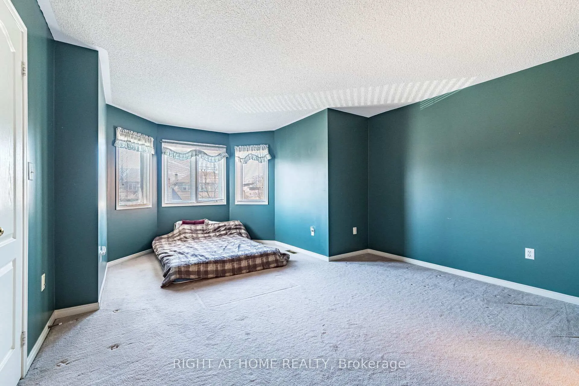 Photo 23 of 9 Woodstream Avenue, Brampton, Sandringham-Wellington — HOMEH