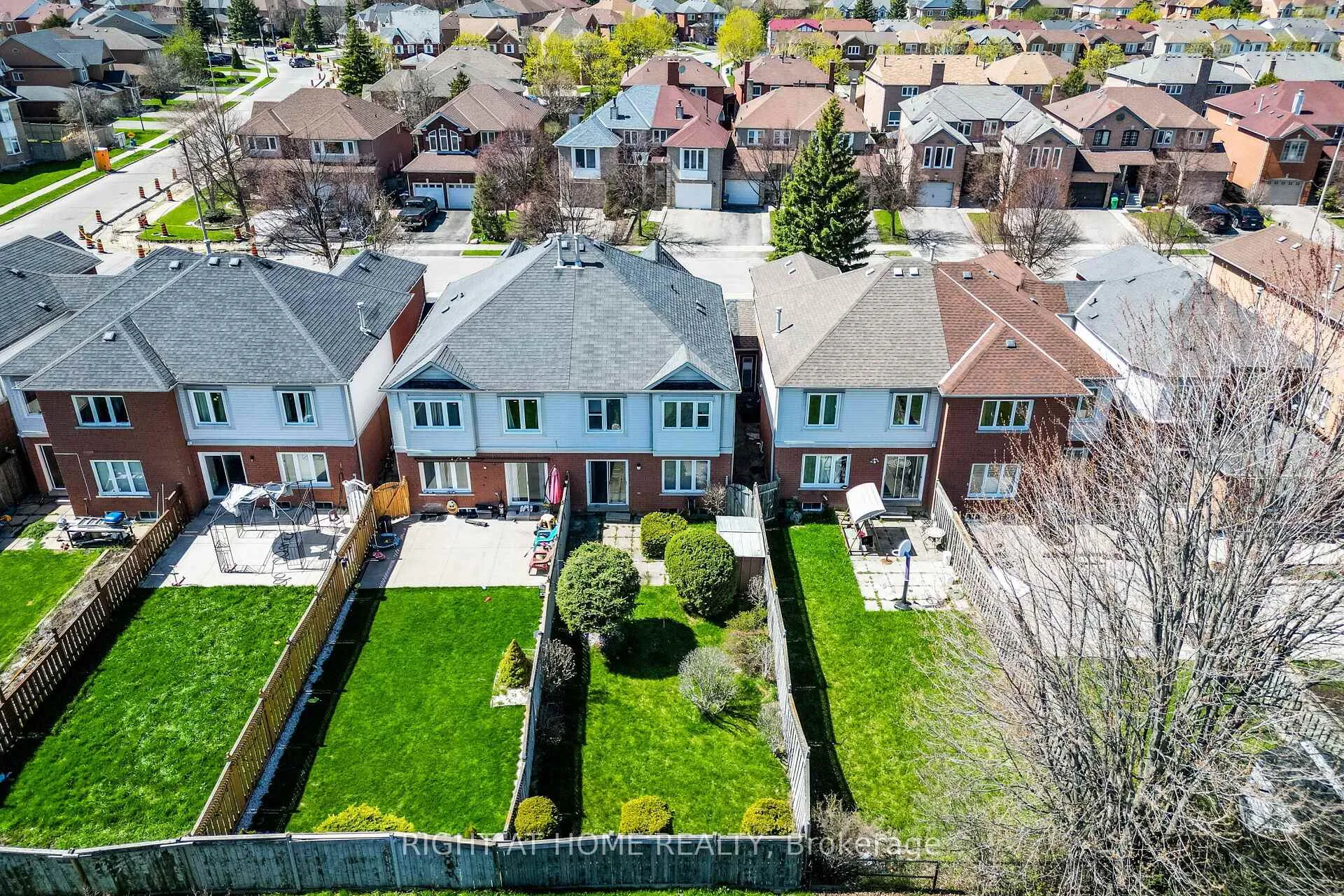 Photo 33 of 9 Woodstream Avenue, Brampton, Sandringham-Wellington — HOMEH