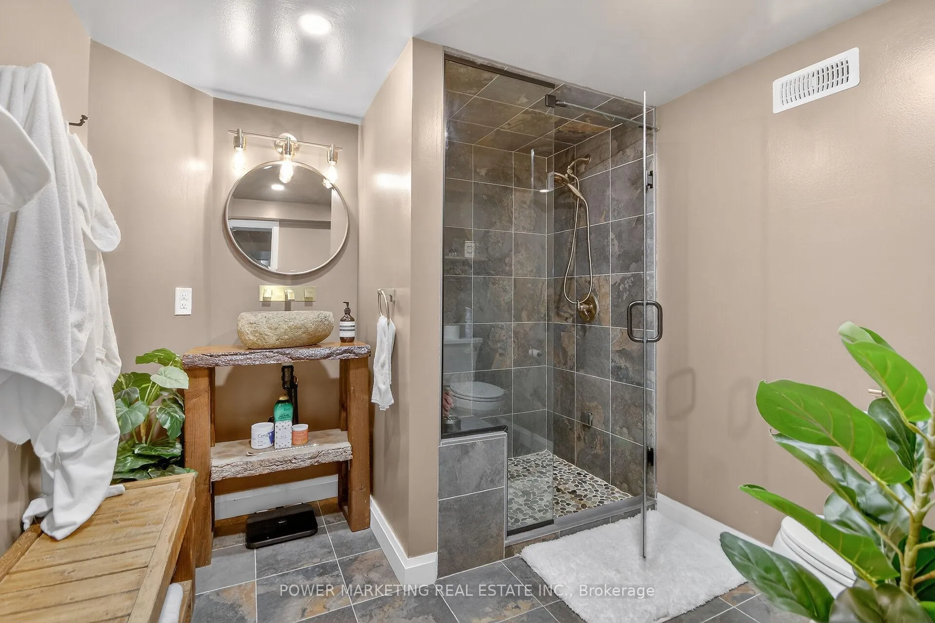 Photo 33 of 3269 Clearwater Crescent, Ottawa, South Keys — HOMEH