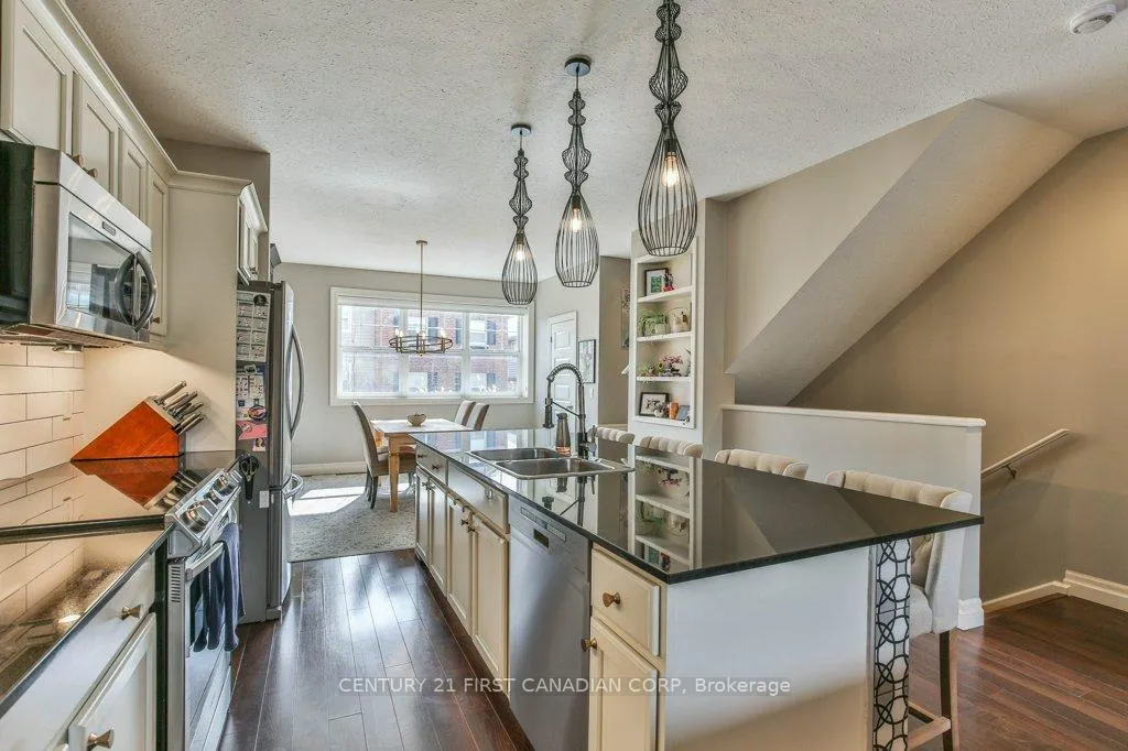 Photo 7 of Unit 10, 1850 Beaverbrook Avenue, London, North M — HOMEH
