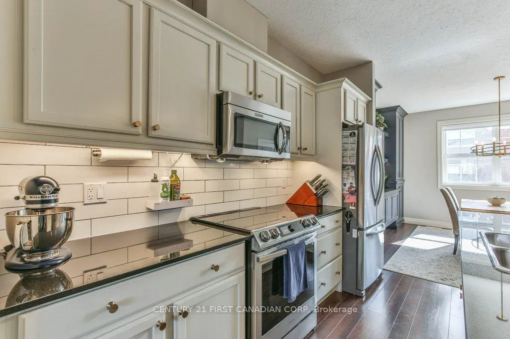 Photo 8 of Unit 10, 1850 Beaverbrook Avenue, London, North M — HOMEH