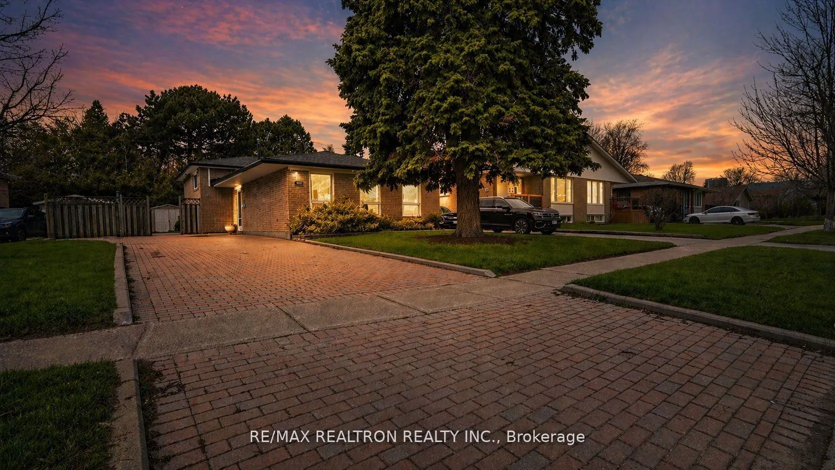 Photo 4 of 802 Modlin Road, Pickering, Bay Ridges — HOMEH