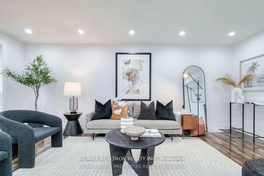 Photo 13 of 802 Modlin Road, Pickering, Bay Ridges — HOMEH