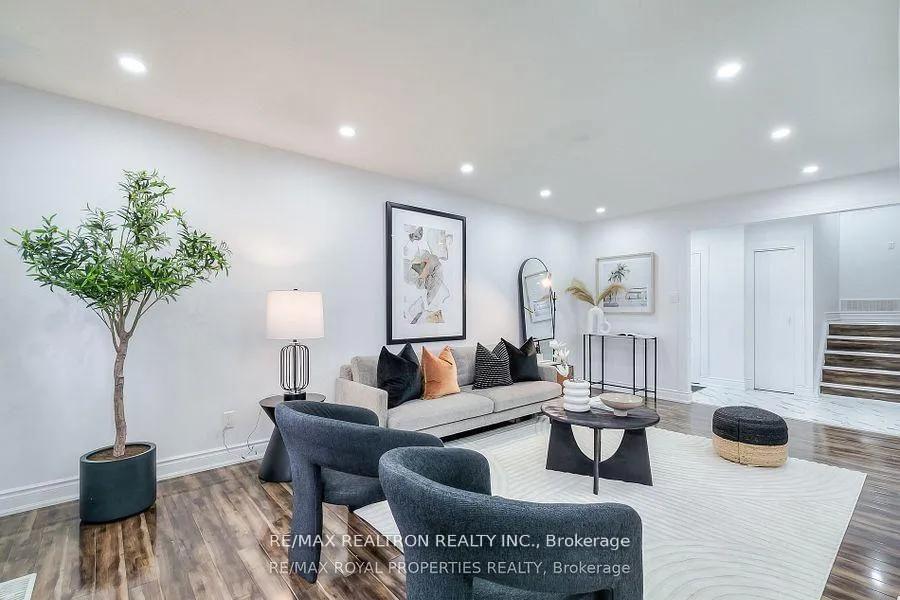 Photo 14 of 802 Modlin Road, Pickering, Bay Ridges — HOMEH