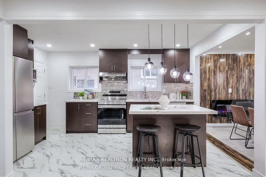 Photo 16 of 802 Modlin Road, Pickering, Bay Ridges — HOMEH