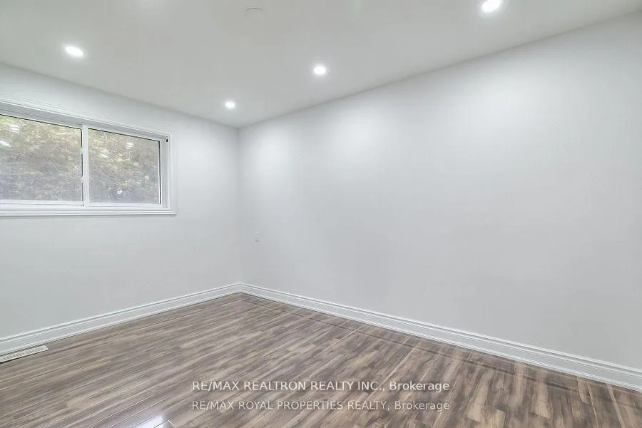 Photo 31 of 802 Modlin Road, Pickering, Bay Ridges — HOMEH