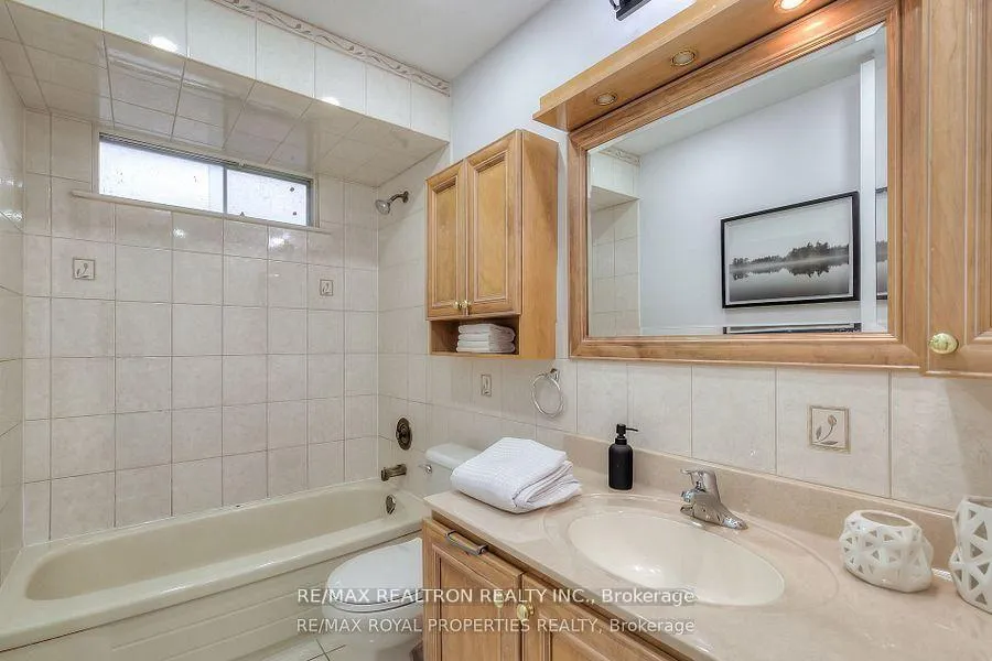 Photo 32 of 802 Modlin Road, Pickering, Bay Ridges — HOMEH