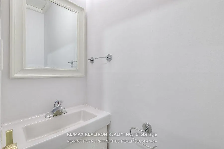 Photo 34 of 802 Modlin Road, Pickering, Bay Ridges — HOMEH
