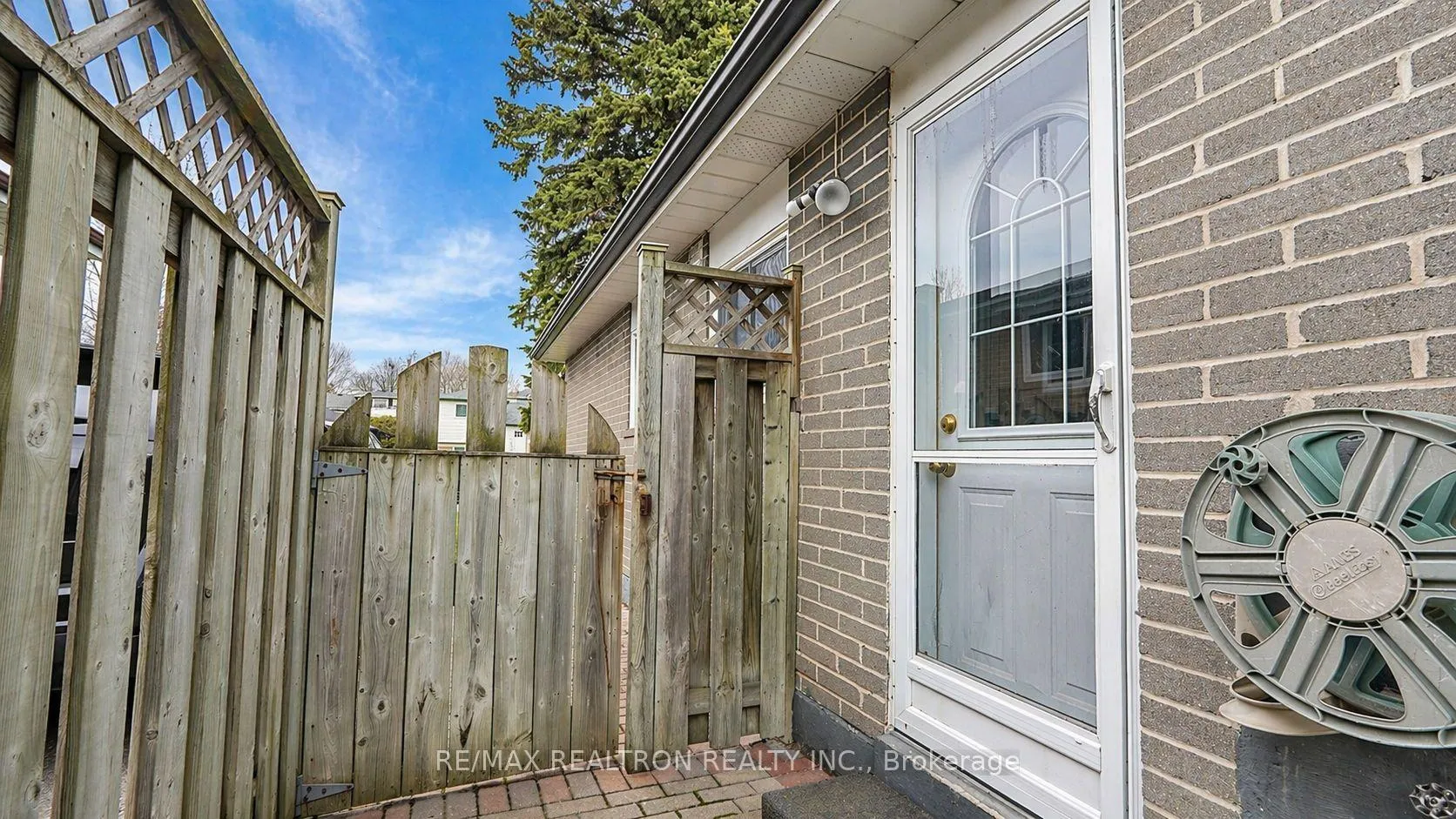 Photo 40 of 802 Modlin Road, Pickering, Bay Ridges — HOMEH