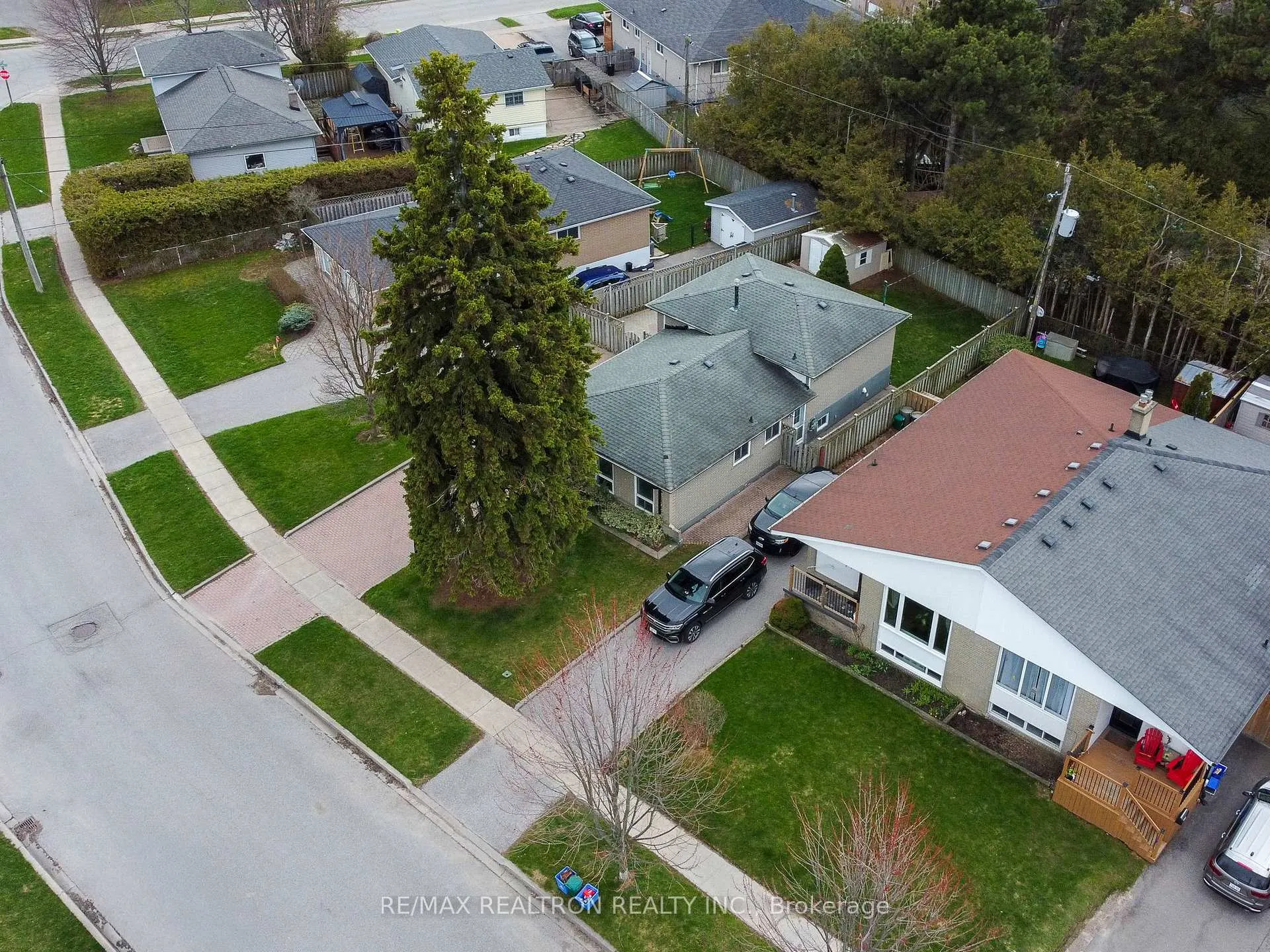 Photo 46 of 802 Modlin Road, Pickering, Bay Ridges — HOMEH