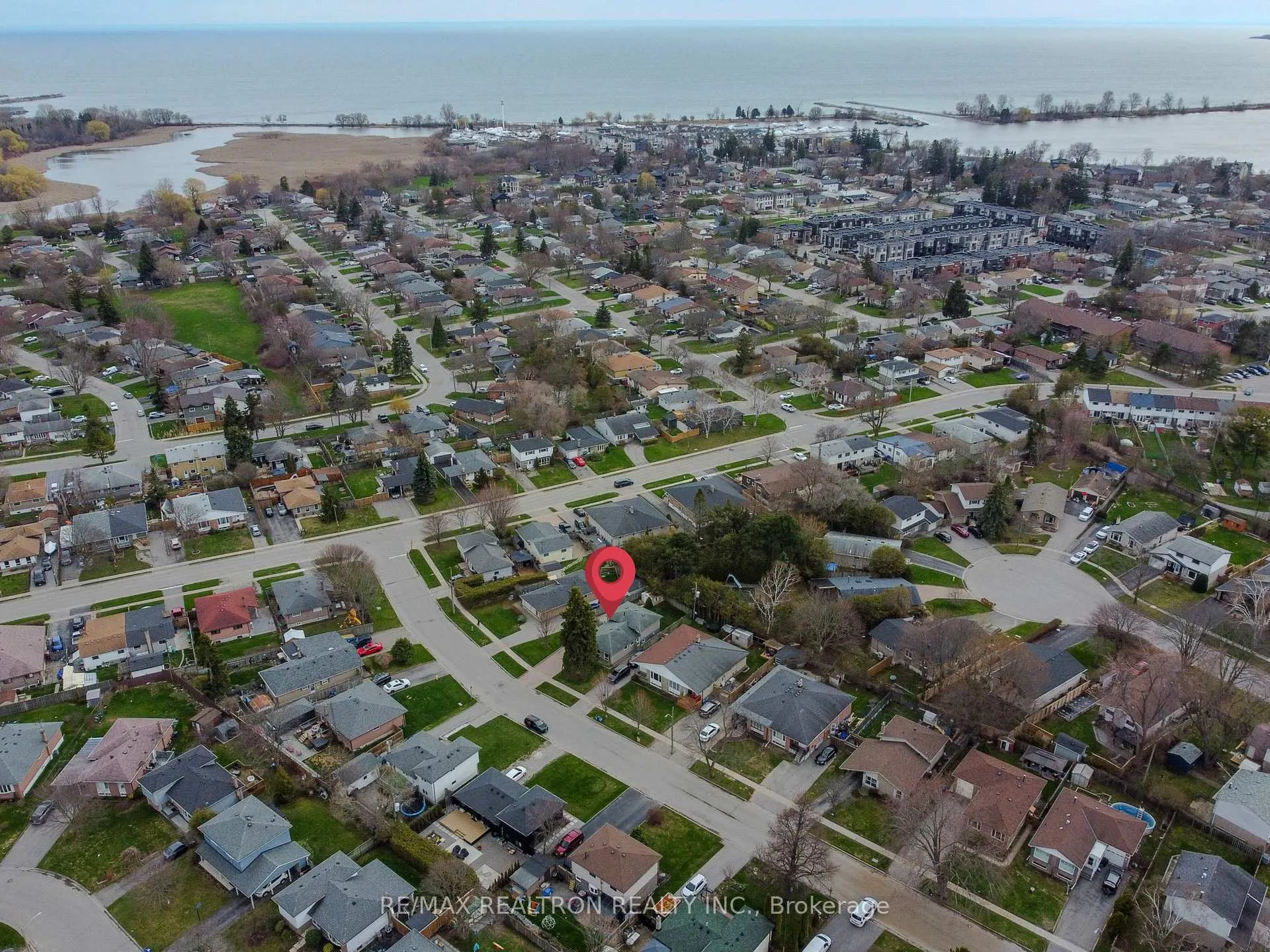 Photo 49 of 802 Modlin Road, Pickering, Bay Ridges — HOMEH