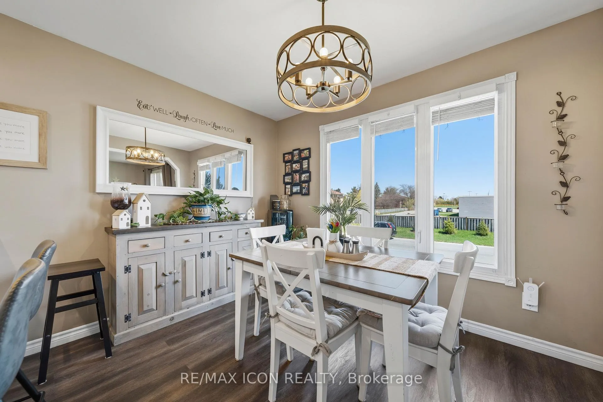 Photo 3 of 61 Carleton Court, Thames Centre, Dorchester — HOMEH