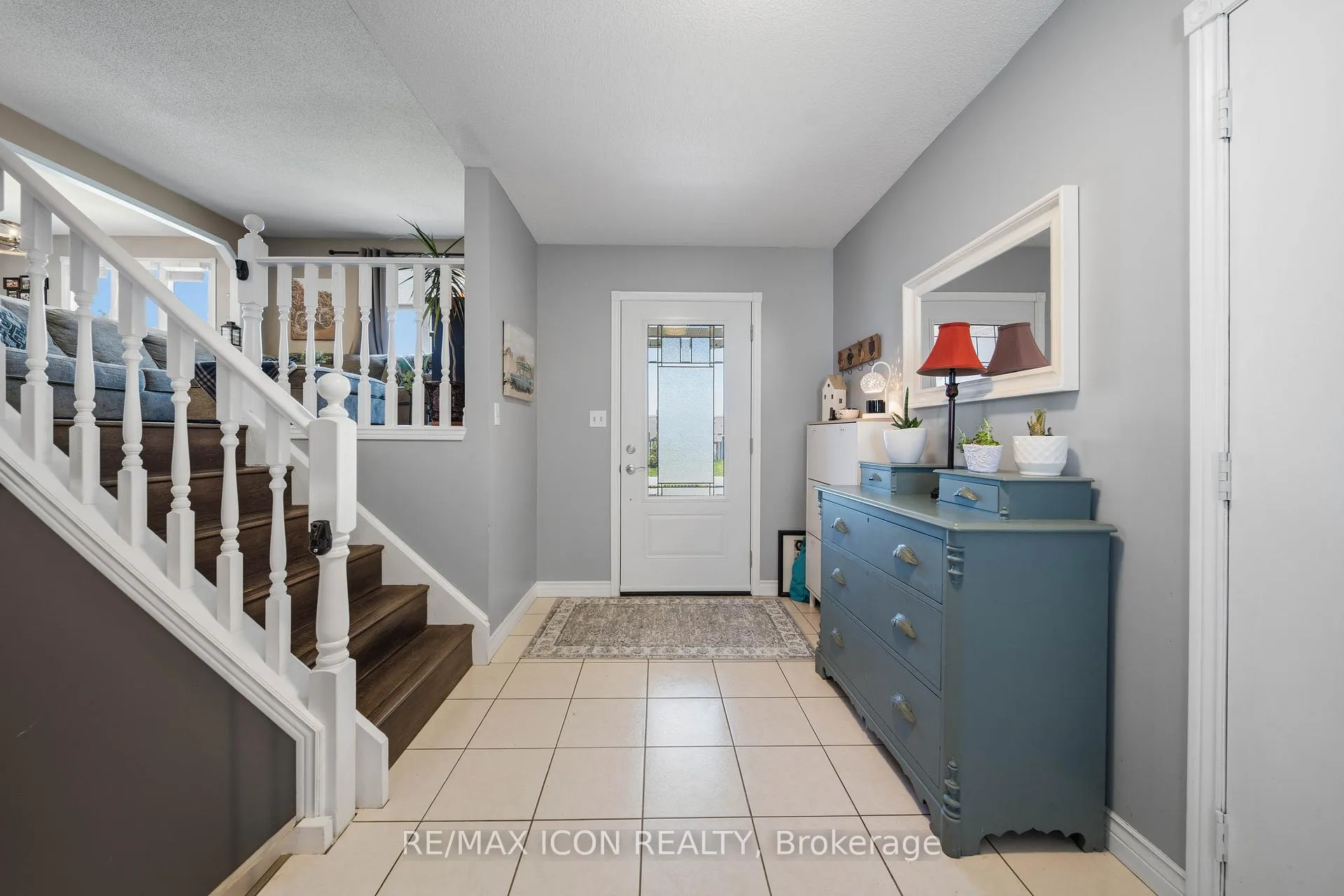 Photo 4 of 61 Carleton Court, Thames Centre, Dorchester — HOMEH