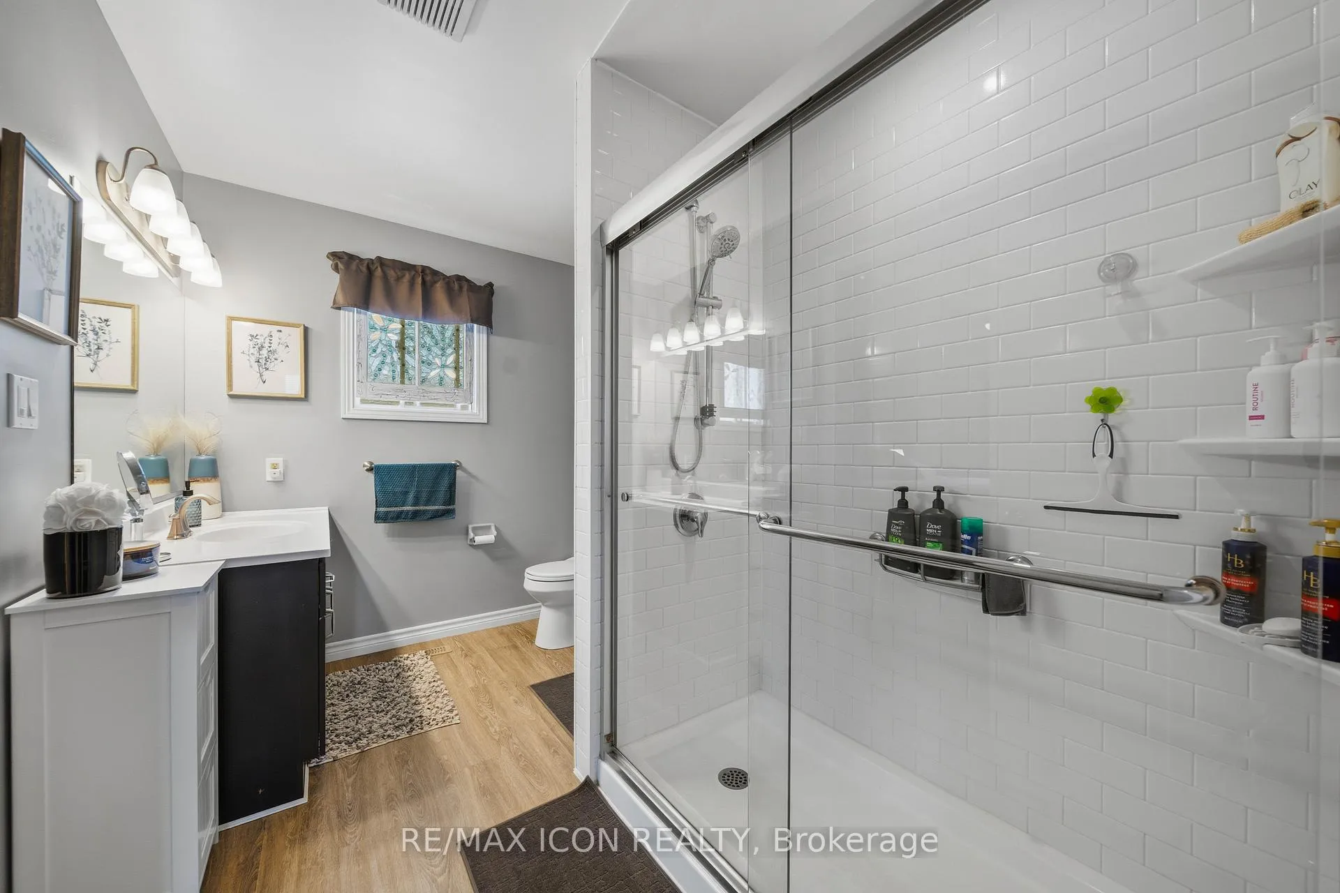 Photo 12 of 61 Carleton Court, Thames Centre, Dorchester — HOMEH