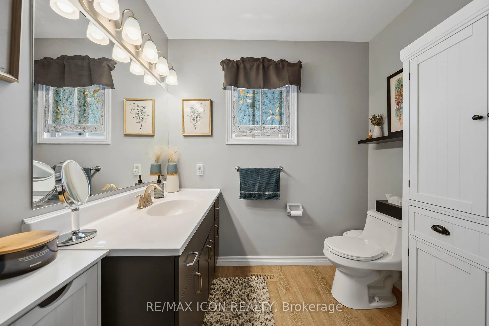 Photo 13 of 61 Carleton Court, Thames Centre, Dorchester — HOMEH